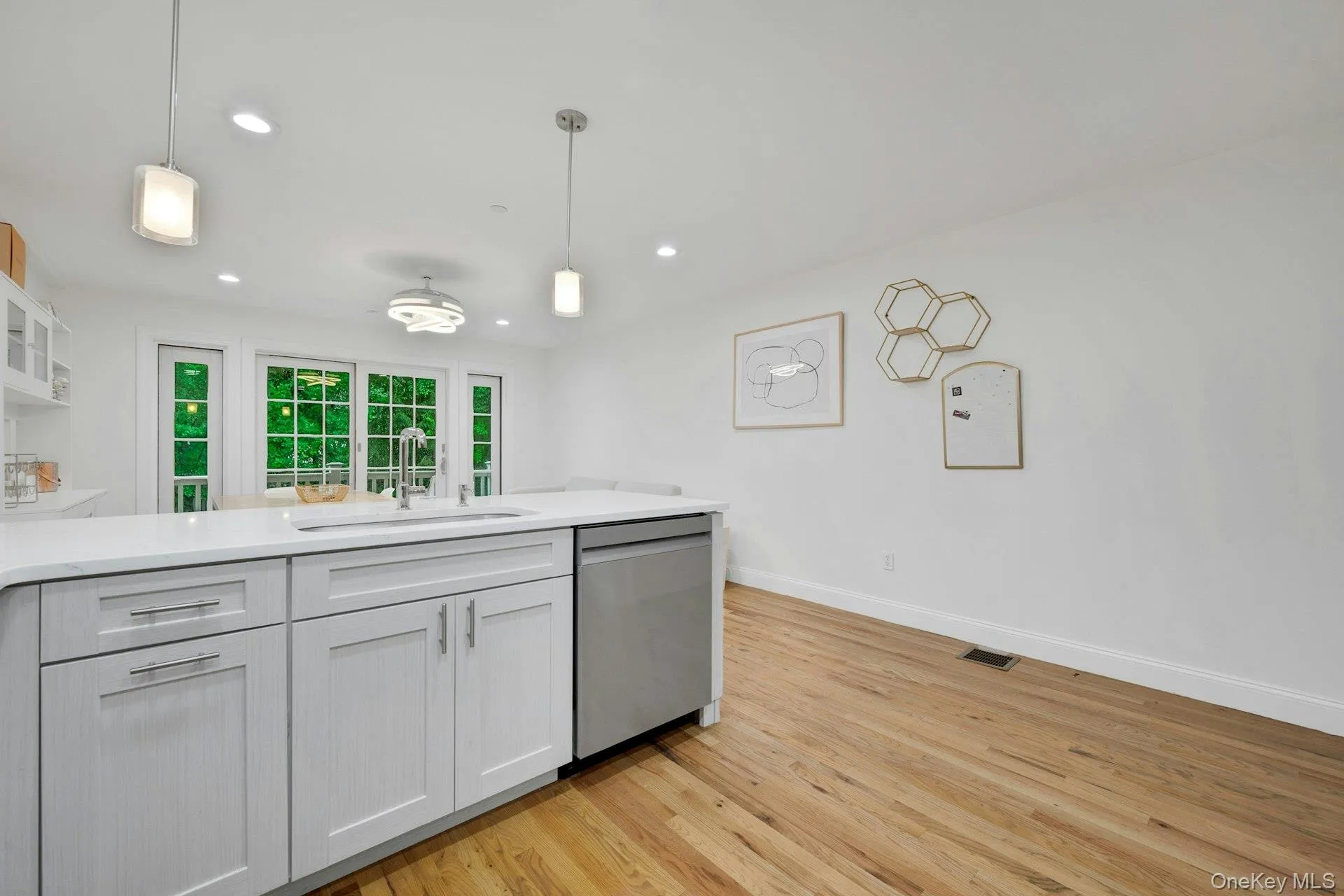 142 Brook Street, Eastchester, NY, 2 Bedrooms Bedrooms, 6 Rooms Rooms,3 BathroomsBathrooms,Residential Lease,For Rent,Brook,0,1034545 142 Brook Street, Eastchester, NY, 2 Bedrooms Bedrooms, 6 Rooms Rooms,3 BathroomsBathrooms,Residential Lease,For Rent,Brook,0,1034545