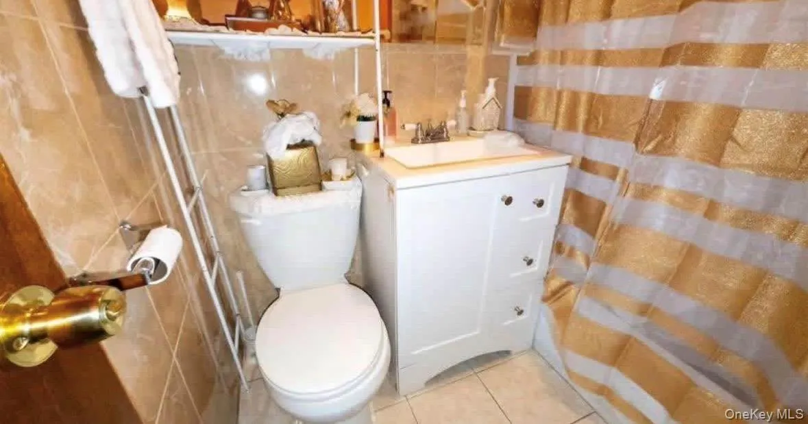 21804 137th Avenue, New York, NY, 3 Bedrooms Bedrooms, 5 Rooms Rooms,1 BathroomBathrooms,Residential Lease,For Rent,137th,0,1034547 21804 137th Avenue, New York, NY, 3 Bedrooms Bedrooms, 5 Rooms Rooms,1 BathroomBathrooms,Residential Lease,For Rent,137th,0,1034547