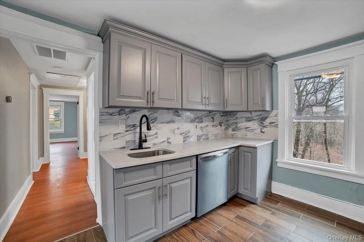143 Chatterton Parkway, White Plains, NY, 2 Bedrooms Bedrooms, 4 Rooms Rooms,1 BathroomBathrooms,Residential Lease,For Rent,Chatterton,0,1034552 143 Chatterton Parkway, White Plains, NY, 2 Bedrooms Bedrooms, 4 Rooms Rooms,1 BathroomBathrooms,Residential Lease,For Rent,Chatterton,0,1034552