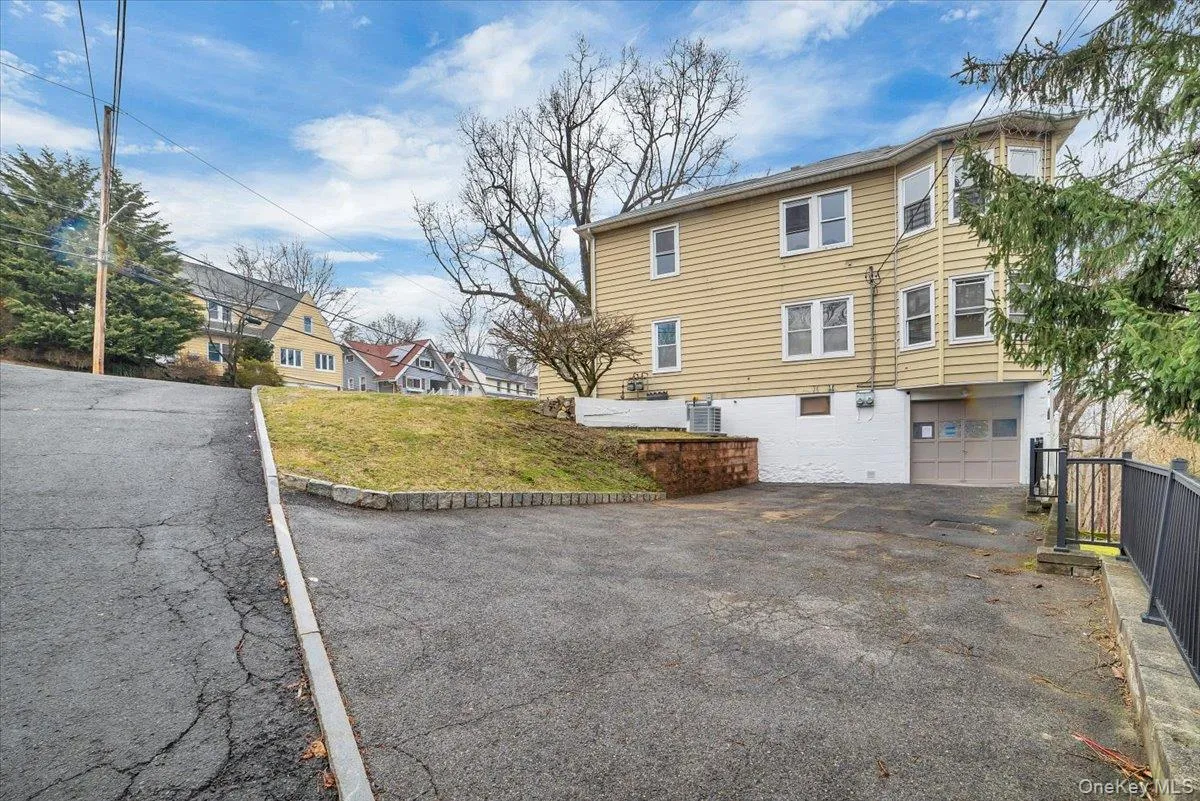 143 Chatterton Parkway, White Plains, NY, 2 Bedrooms Bedrooms, 4 Rooms Rooms,1 BathroomBathrooms,Residential Lease,For Rent,Chatterton,0,1034552 143 Chatterton Parkway, White Plains, NY, 2 Bedrooms Bedrooms, 4 Rooms Rooms,1 BathroomBathrooms,Residential Lease,For Rent,Chatterton,0,1034552