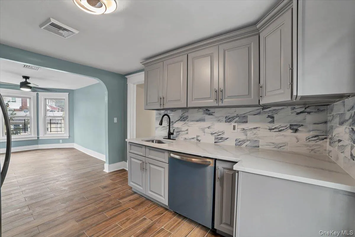 143 Chatterton Parkway, White Plains, NY, 2 Bedrooms Bedrooms, 4 Rooms Rooms,1 BathroomBathrooms,Residential Lease,For Rent,Chatterton,0,1034552 143 Chatterton Parkway, White Plains, NY, 2 Bedrooms Bedrooms, 4 Rooms Rooms,1 BathroomBathrooms,Residential Lease,For Rent,Chatterton,0,1034552