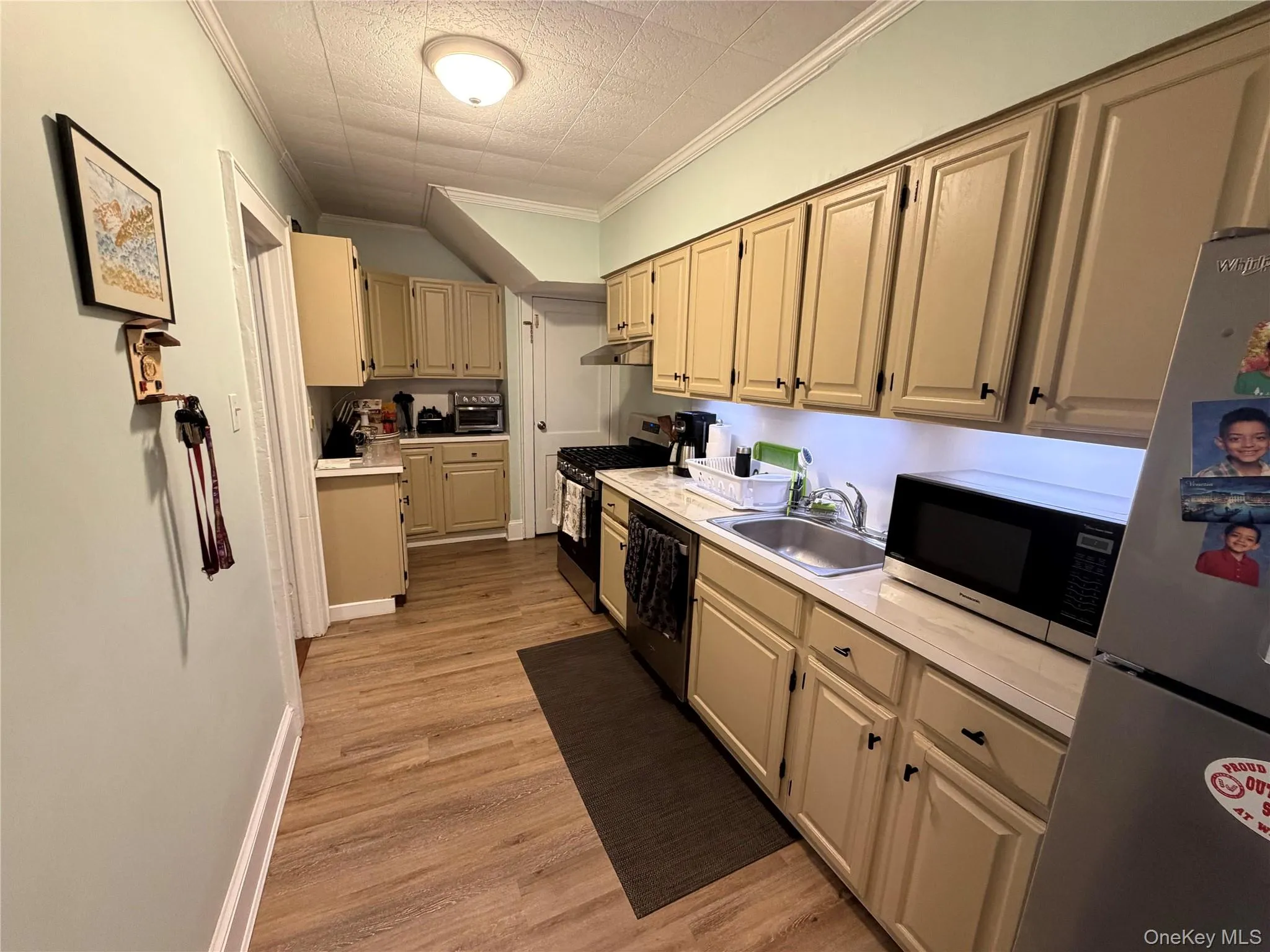 180 Atlantic Avenue, Hempstead, NY, 3 Bedrooms Bedrooms, 8 Rooms Rooms,1 BathroomBathrooms,Residential Lease,For Rent,Atlantic,0,1034557 180 Atlantic Avenue, Hempstead, NY, 3 Bedrooms Bedrooms, 8 Rooms Rooms,1 BathroomBathrooms,Residential Lease,For Rent,Atlantic,0,1034557