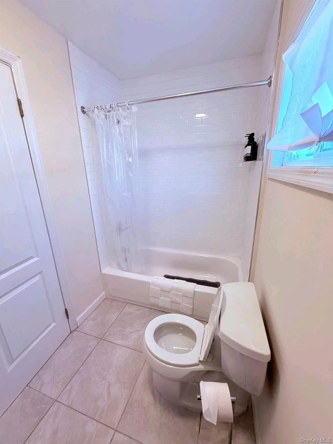 580 Lakes Road, Monroe, NY, 3 Bedrooms Bedrooms, 7 Rooms Rooms,2 BathroomsBathrooms,Residential Lease,For Rent,Lakes,0,1034558 580 Lakes Road, Monroe, NY, 3 Bedrooms Bedrooms, 7 Rooms Rooms,2 BathroomsBathrooms,Residential Lease,For Rent,Lakes,0,1034558