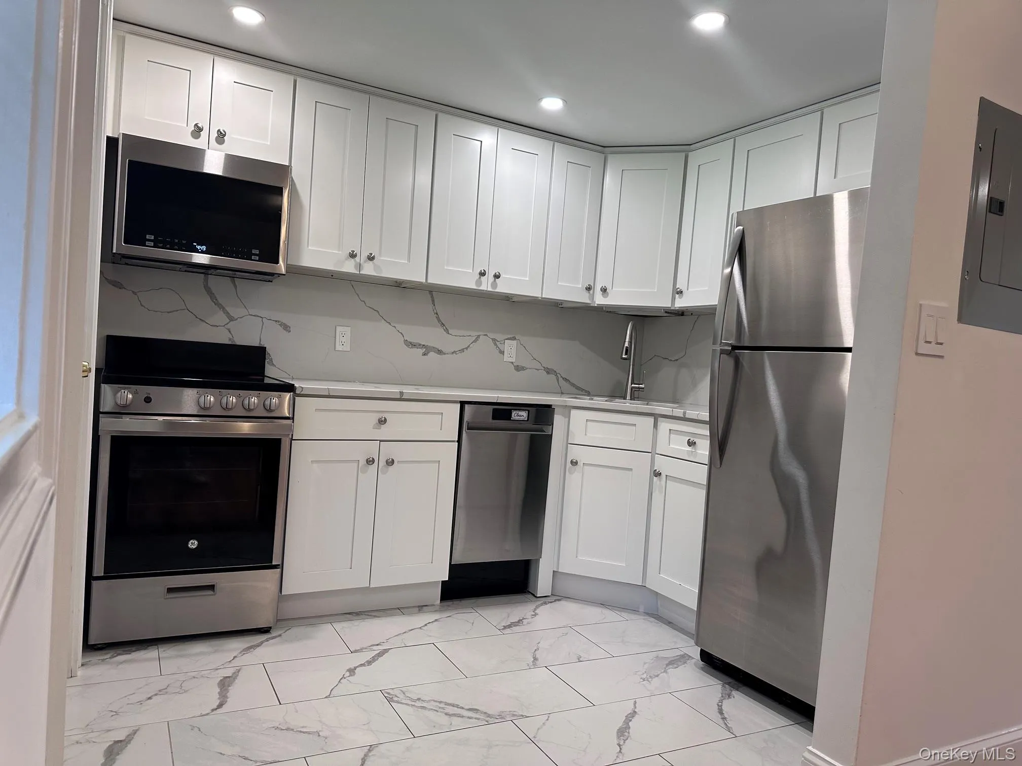 1 Gilbert Avenue, Smithtown, NY, 2 Bedrooms Bedrooms, 5 Rooms Rooms,1 BathroomBathrooms,Residential Lease,For Rent,Gilbert,0,1034560 1 Gilbert Avenue, Smithtown, NY, 2 Bedrooms Bedrooms, 5 Rooms Rooms,1 BathroomBathrooms,Residential Lease,For Rent,Gilbert,0,1034560