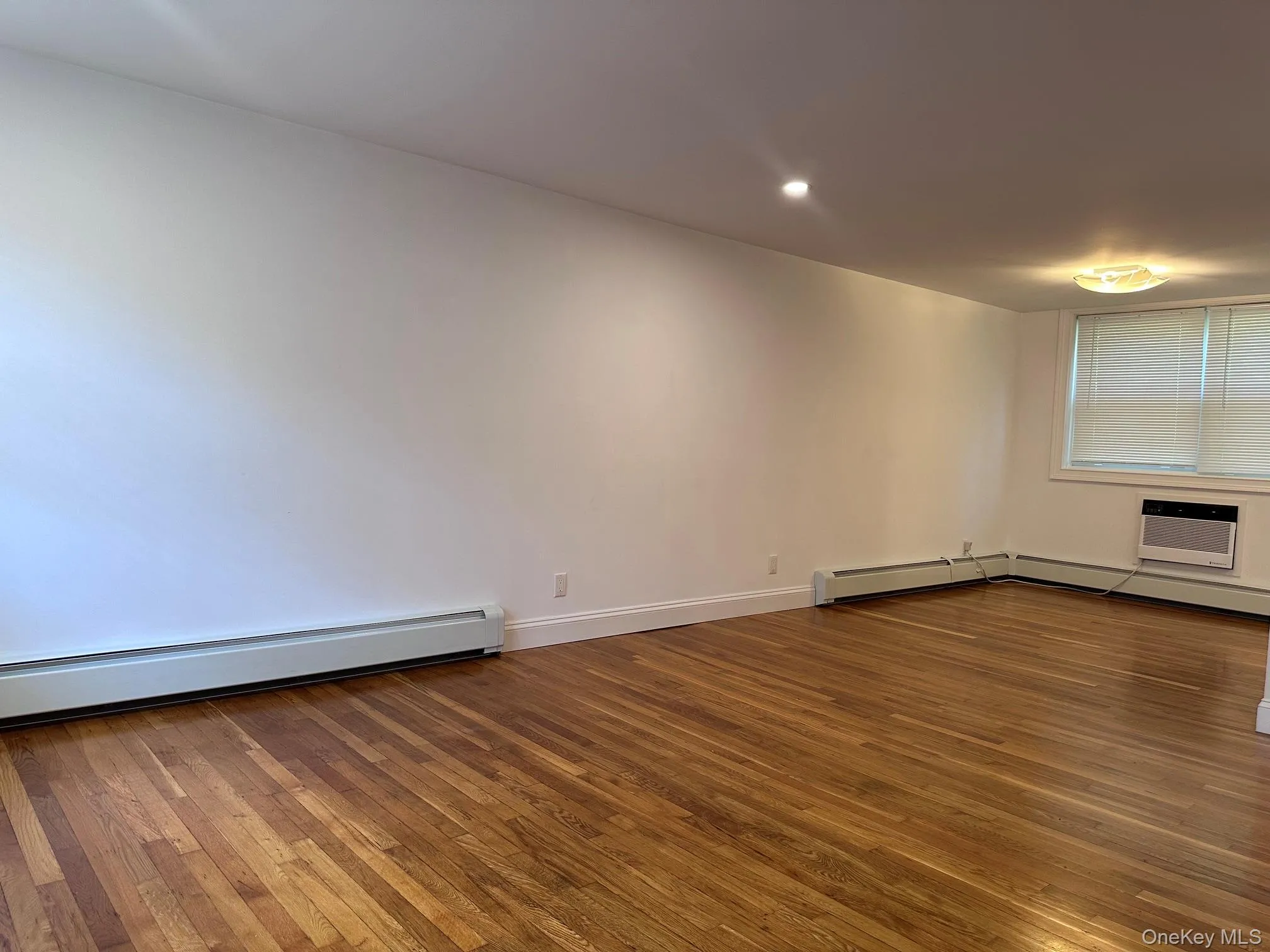 1 Gilbert Avenue, Smithtown, NY, 2 Bedrooms Bedrooms, 5 Rooms Rooms,1 BathroomBathrooms,Residential Lease,For Rent,Gilbert,0,1034560 1 Gilbert Avenue, Smithtown, NY, 2 Bedrooms Bedrooms, 5 Rooms Rooms,1 BathroomBathrooms,Residential Lease,For Rent,Gilbert,0,1034560