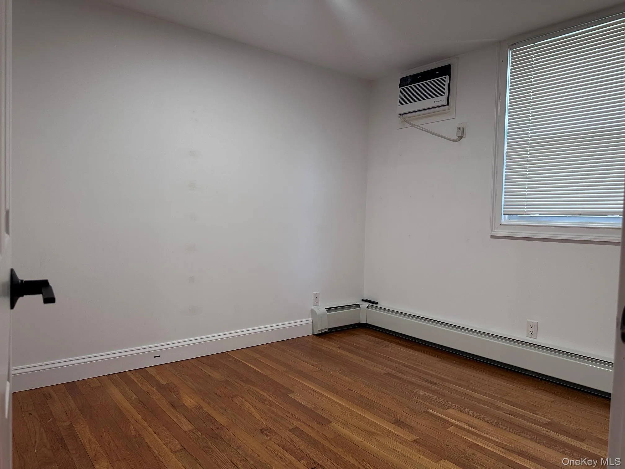 1 Gilbert Avenue, Smithtown, NY, 2 Bedrooms Bedrooms, 5 Rooms Rooms,1 BathroomBathrooms,Residential Lease,For Rent,Gilbert,0,1034560 1 Gilbert Avenue, Smithtown, NY, 2 Bedrooms Bedrooms, 5 Rooms Rooms,1 BathroomBathrooms,Residential Lease,For Rent,Gilbert,0,1034560
