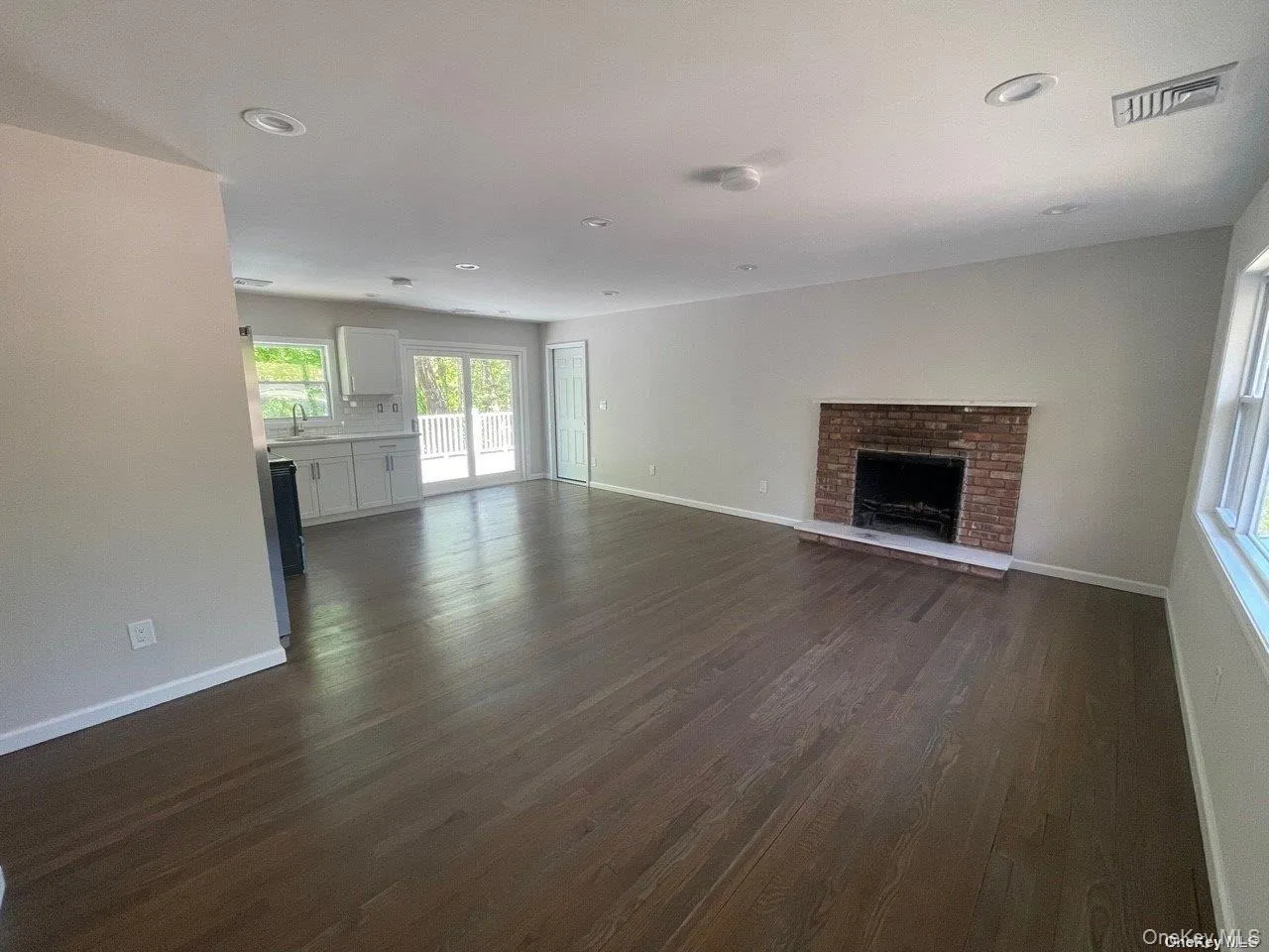 604 High Street, Brookhaven, NY, 3 Bedrooms Bedrooms, 7 Rooms Rooms,3 BathroomsBathrooms,Residential Lease,For Rent,High,0,1034563 604 High Street, Brookhaven, NY, 3 Bedrooms Bedrooms, 7 Rooms Rooms,3 BathroomsBathrooms,Residential Lease,For Rent,High,0,1034563