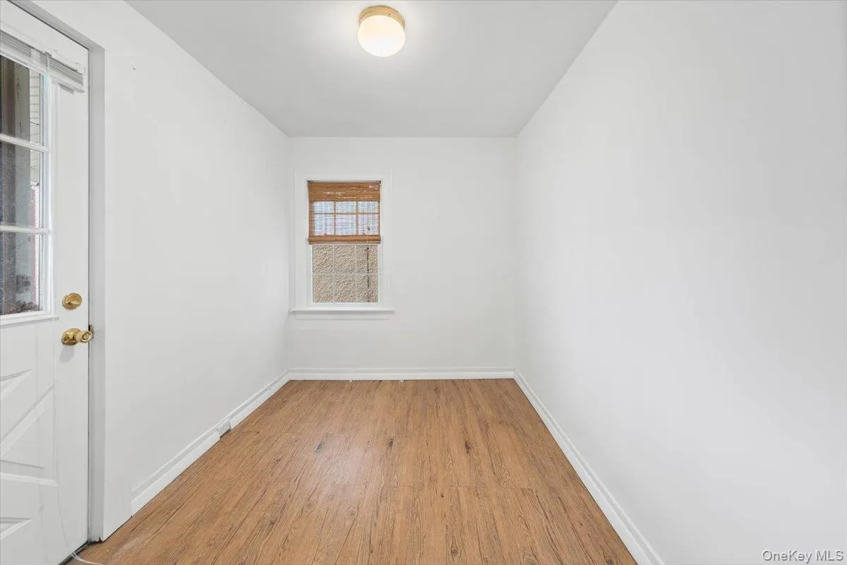 9 Dearman Street, Greenburgh, NY, 1 Bedroom Bedrooms, 5 Rooms Rooms,1 BathroomBathrooms,Residential Lease,For Rent,Dearman,0,1034567 9 Dearman Street, Greenburgh, NY, 1 Bedroom Bedrooms, 5 Rooms Rooms,1 BathroomBathrooms,Residential Lease,For Rent,Dearman,0,1034567
