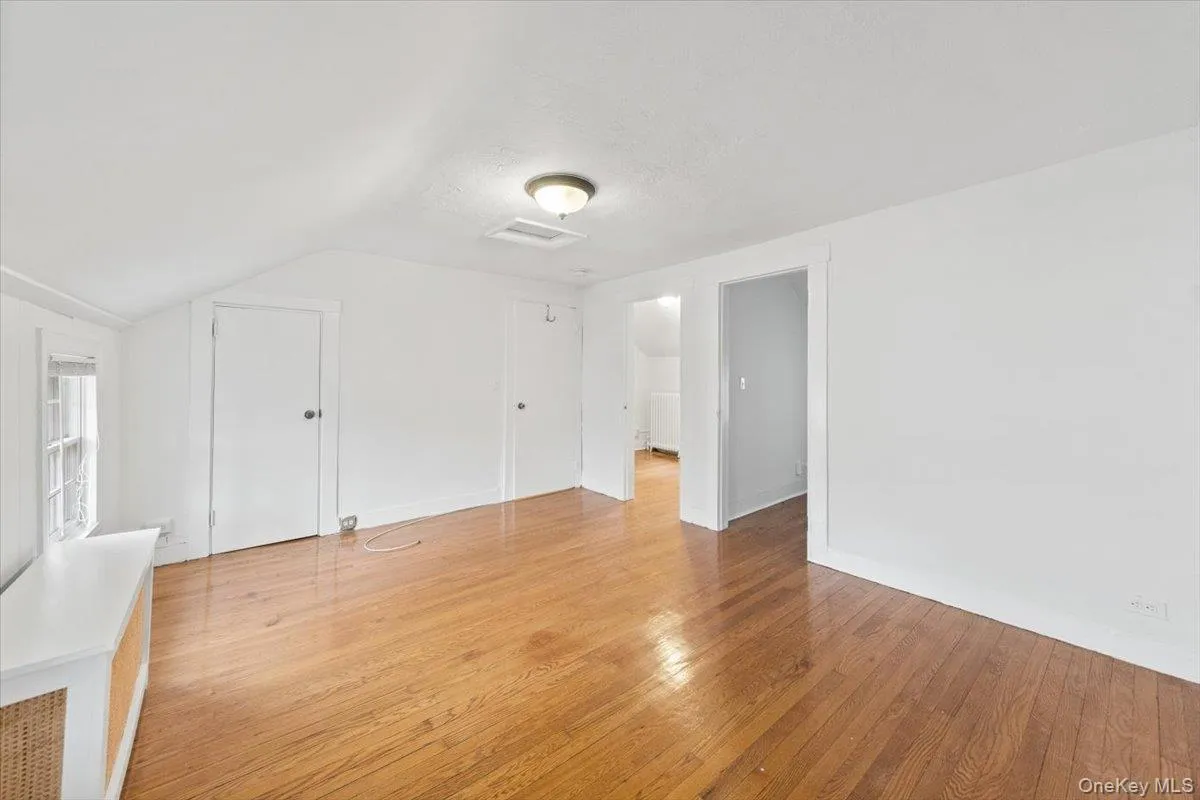9 Dearman Street, Greenburgh, NY, 1 Bedroom Bedrooms, 5 Rooms Rooms,1 BathroomBathrooms,Residential Lease,For Rent,Dearman,0,1034567 9 Dearman Street, Greenburgh, NY, 1 Bedroom Bedrooms, 5 Rooms Rooms,1 BathroomBathrooms,Residential Lease,For Rent,Dearman,0,1034567