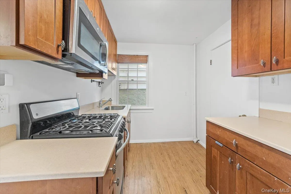 9 Dearman Street, Greenburgh, NY, 1 Bedroom Bedrooms, 5 Rooms Rooms,1 BathroomBathrooms,Residential Lease,For Rent,Dearman,0,1034567 9 Dearman Street, Greenburgh, NY, 1 Bedroom Bedrooms, 5 Rooms Rooms,1 BathroomBathrooms,Residential Lease,For Rent,Dearman,0,1034567
