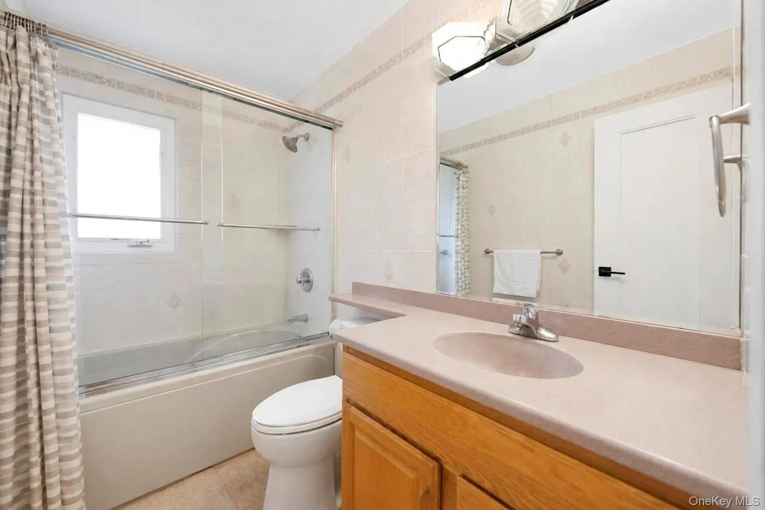 4 Balsam Drive, Oyster Bay, NY, 4 Bedrooms Bedrooms, 8 Rooms Rooms,2 BathroomsBathrooms,Residential,For Rent,Balsam,0,1034569 4 Balsam Drive, Oyster Bay, NY, 4 Bedrooms Bedrooms, 8 Rooms Rooms,2 BathroomsBathrooms,Residential,For Rent,Balsam,0,1034569