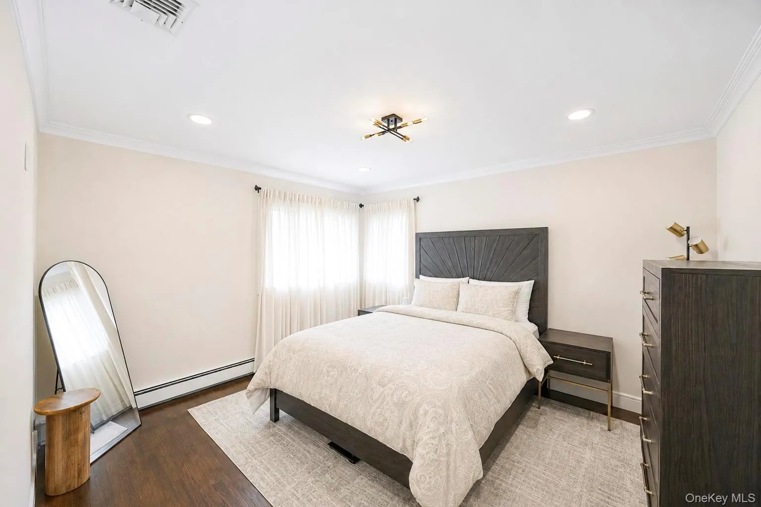 4 Balsam Drive, Oyster Bay, NY, 4 Bedrooms Bedrooms, 8 Rooms Rooms,2 BathroomsBathrooms,Residential,For Rent,Balsam,0,1034569 4 Balsam Drive, Oyster Bay, NY, 4 Bedrooms Bedrooms, 8 Rooms Rooms,2 BathroomsBathrooms,Residential,For Rent,Balsam,0,1034569