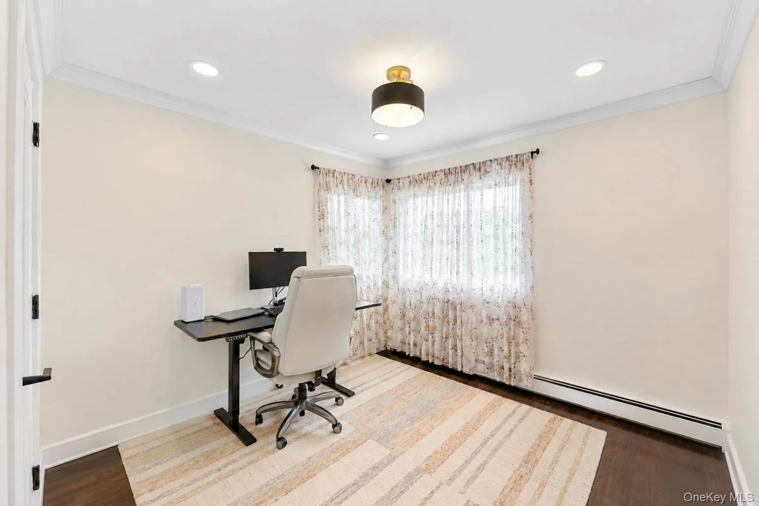 4 Balsam Drive, Oyster Bay, NY, 4 Bedrooms Bedrooms, 8 Rooms Rooms,2 BathroomsBathrooms,Residential,For Rent,Balsam,0,1034569 4 Balsam Drive, Oyster Bay, NY, 4 Bedrooms Bedrooms, 8 Rooms Rooms,2 BathroomsBathrooms,Residential,For Rent,Balsam,0,1034569