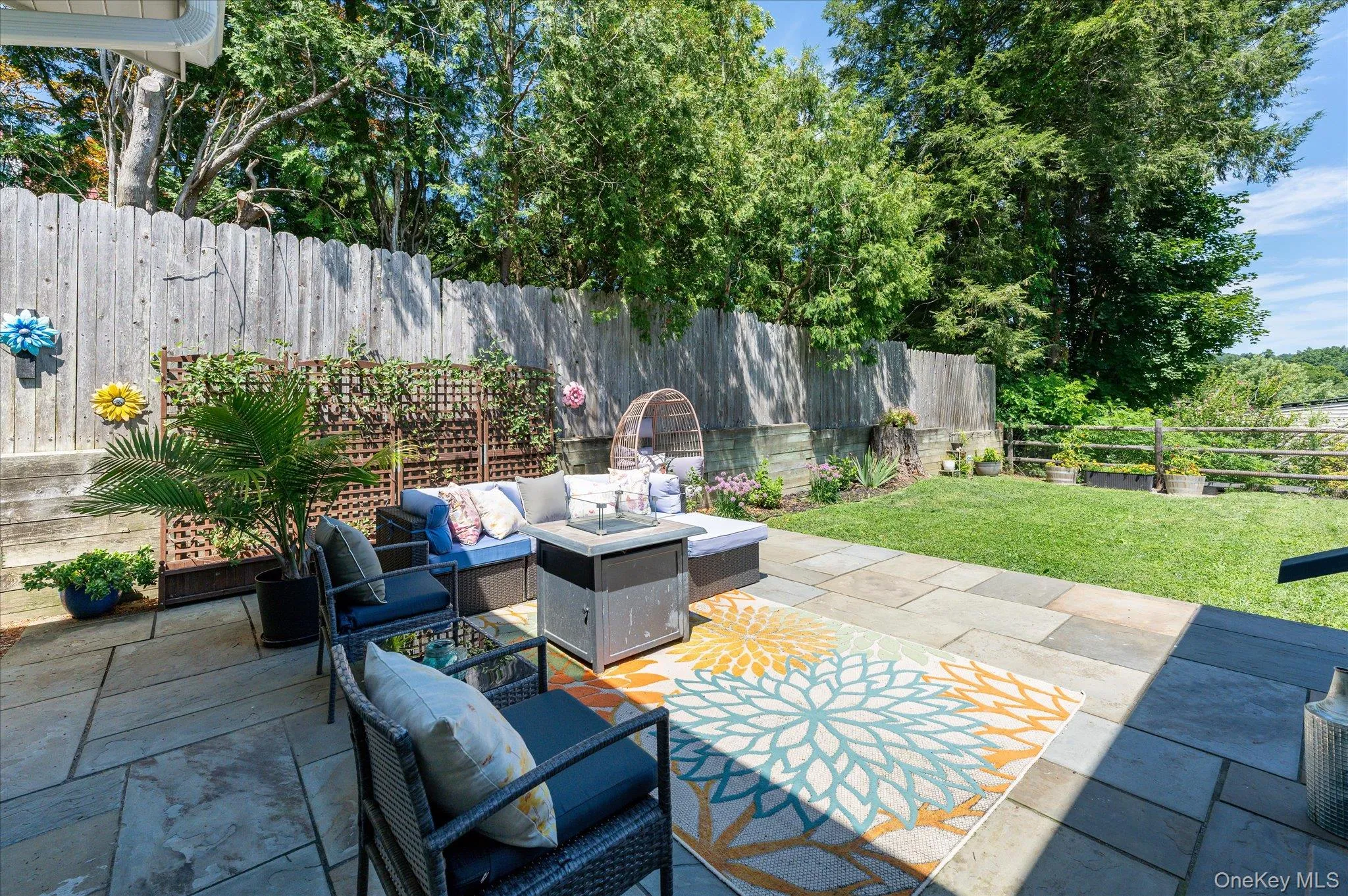 Patio with Bluestone Patio with Bluestone