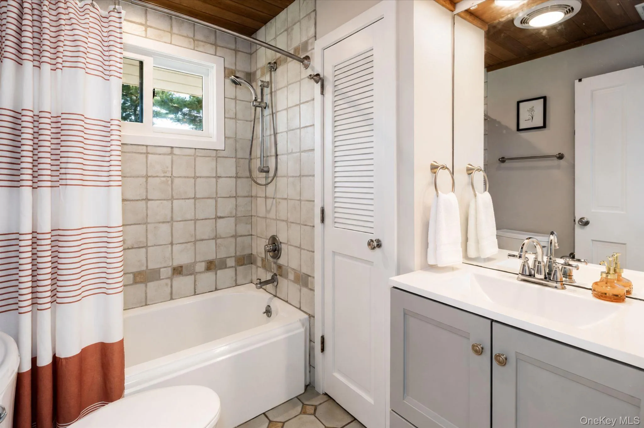 Hall Bath Hall Bath