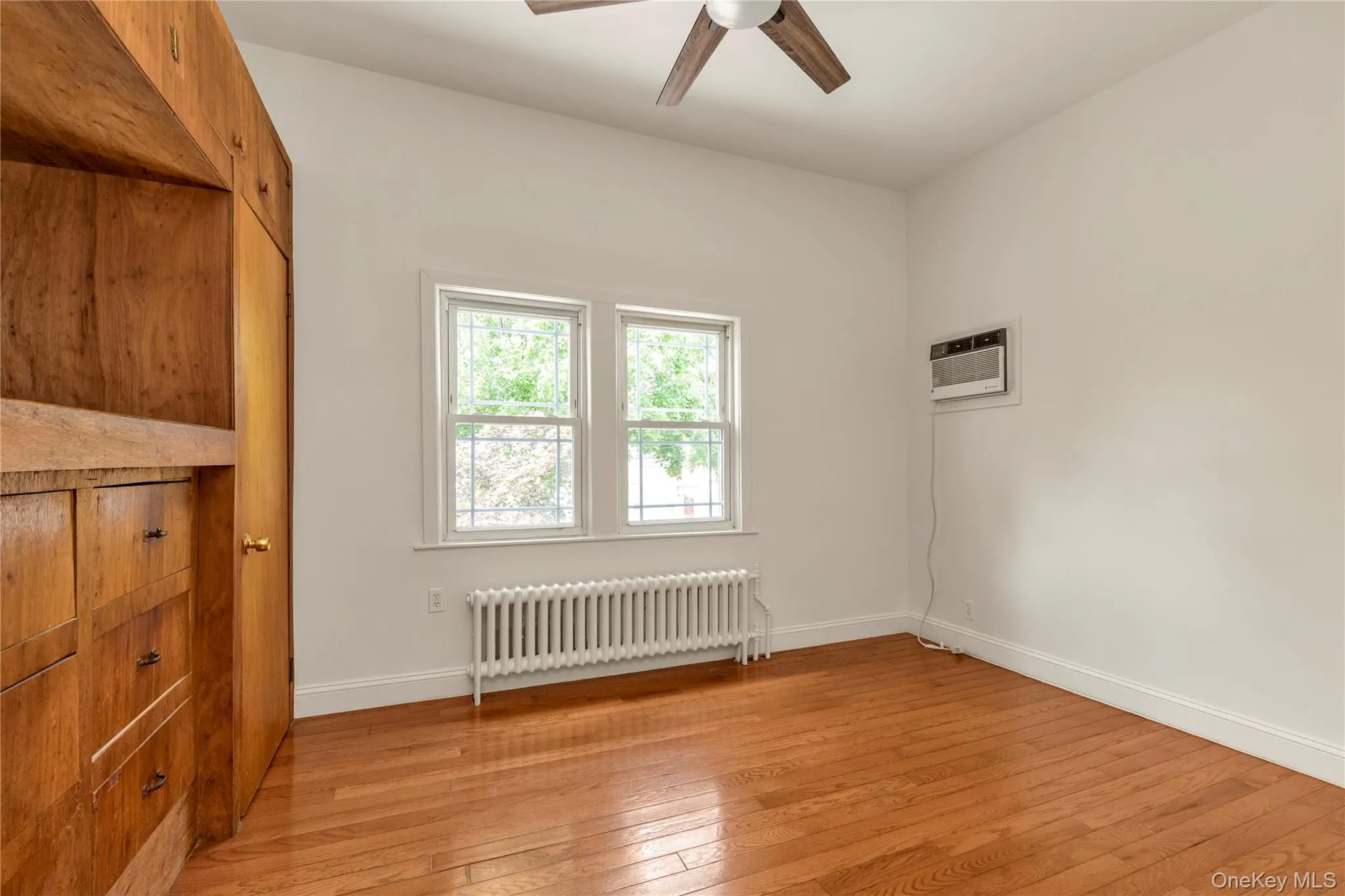 33-19 203rd Street, New York, NY, 3 Bedrooms Bedrooms, 6 Rooms Rooms,1 BathroomBathrooms,Residential,For Rent,203rd,0,1034578 33-19 203rd Street, New York, NY, 3 Bedrooms Bedrooms, 6 Rooms Rooms,1 BathroomBathrooms,Residential,For Rent,203rd,0,1034578