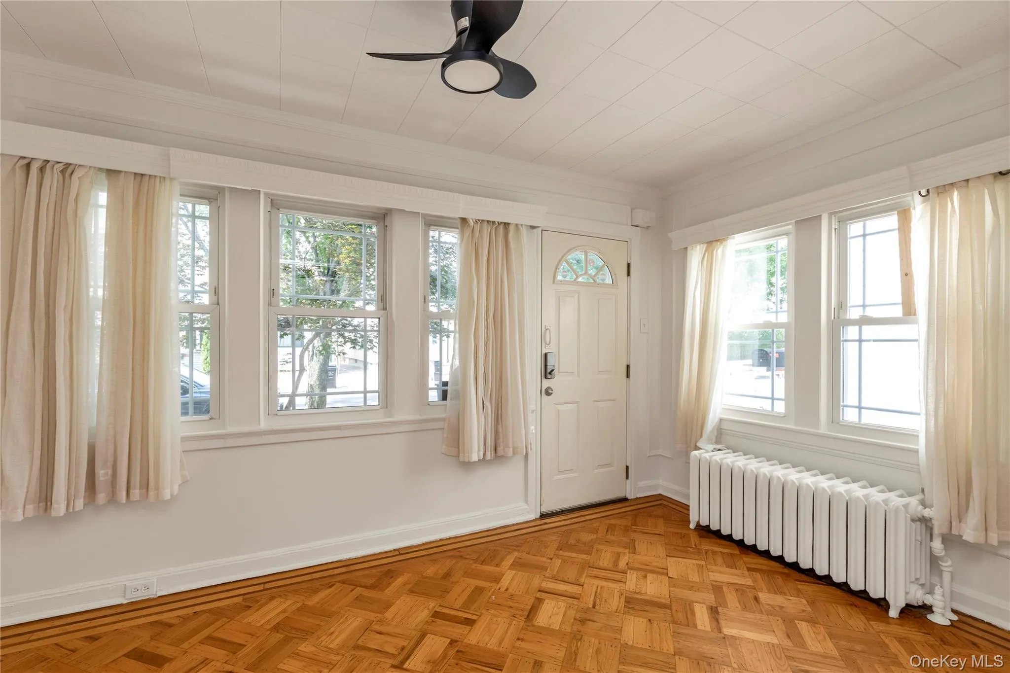 33-19 203rd Street, New York, NY, 3 Bedrooms Bedrooms, 6 Rooms Rooms,1 BathroomBathrooms,Residential,For Rent,203rd,0,1034578 33-19 203rd Street, New York, NY, 3 Bedrooms Bedrooms, 6 Rooms Rooms,1 BathroomBathrooms,Residential,For Rent,203rd,0,1034578
