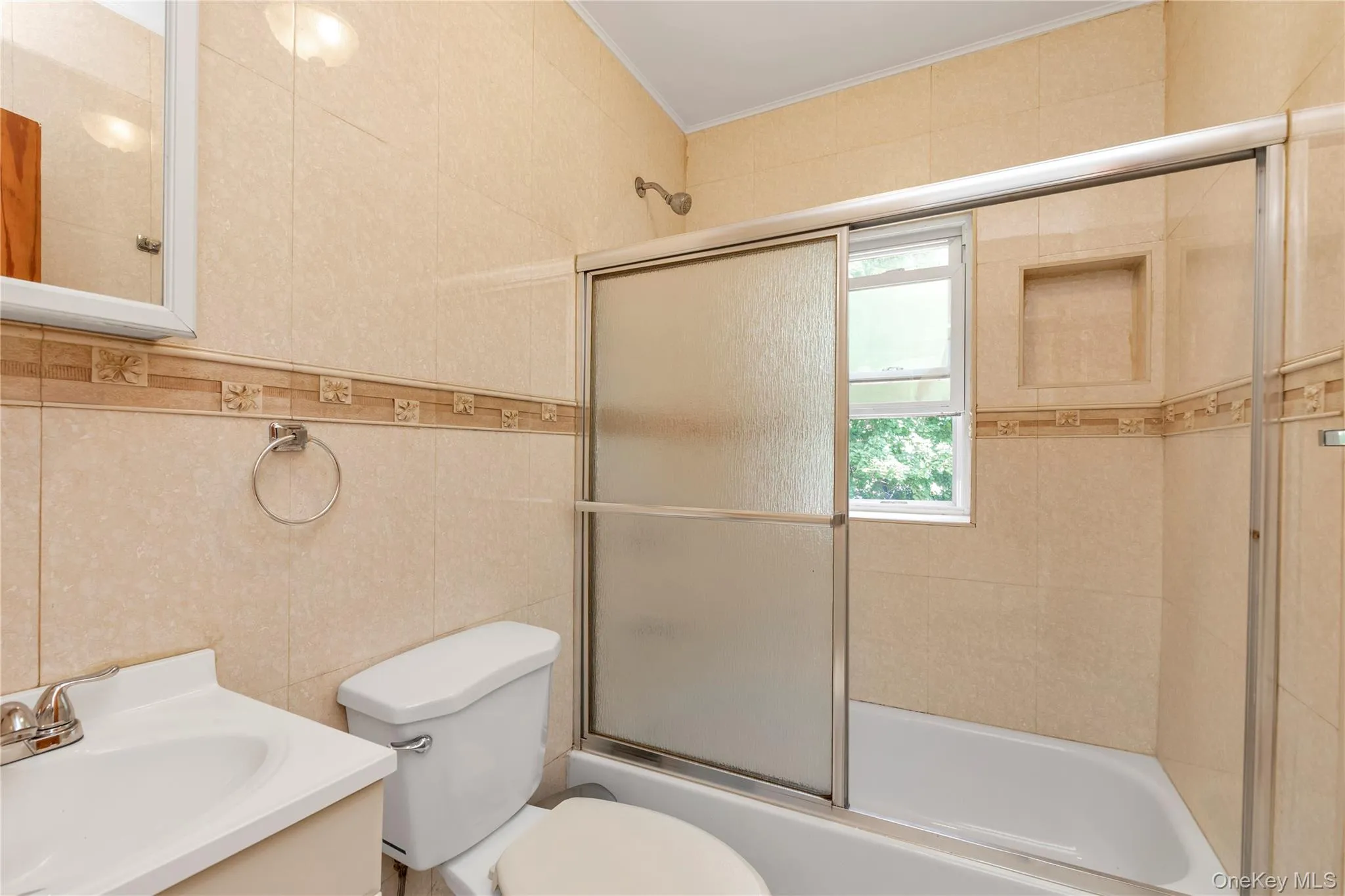 33-19 203rd Street, New York, NY, 3 Bedrooms Bedrooms, 6 Rooms Rooms,1 BathroomBathrooms,Residential,For Rent,203rd,0,1034578 33-19 203rd Street, New York, NY, 3 Bedrooms Bedrooms, 6 Rooms Rooms,1 BathroomBathrooms,Residential,For Rent,203rd,0,1034578