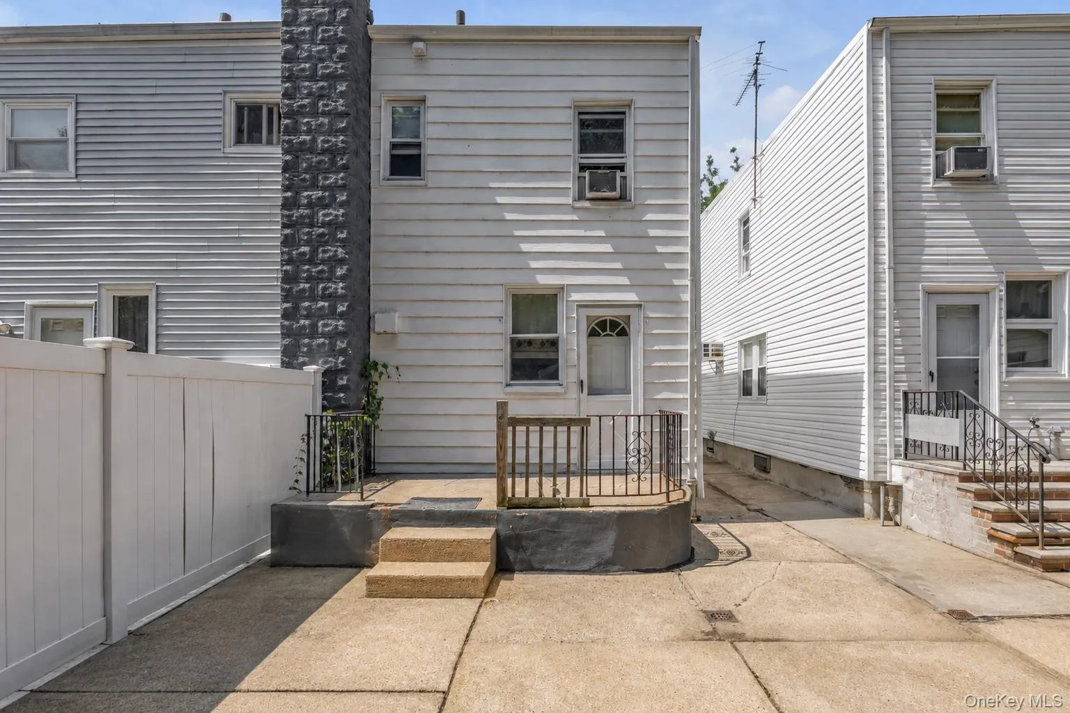 33-19 203rd Street, New York, NY, 3 Bedrooms Bedrooms, 6 Rooms Rooms,1 BathroomBathrooms,Residential,For Rent,203rd,0,1034578 33-19 203rd Street, New York, NY, 3 Bedrooms Bedrooms, 6 Rooms Rooms,1 BathroomBathrooms,Residential,For Rent,203rd,0,1034578