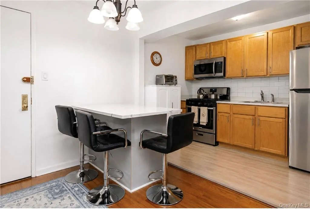 84-39 153rd Avenue, New York, NY, 1 Bedroom Bedrooms, 2 Rooms Rooms,1 BathroomBathrooms,Residential,For Rent,153rd,0,1034579 84-39 153rd Avenue, New York, NY, 1 Bedroom Bedrooms, 2 Rooms Rooms,1 BathroomBathrooms,Residential,For Rent,153rd,0,1034579