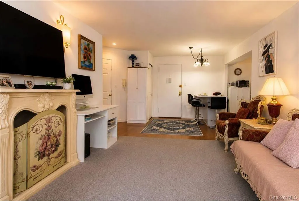 84-39 153rd Avenue, New York, NY, 1 Bedroom Bedrooms, 2 Rooms Rooms,1 BathroomBathrooms,Residential,For Rent,153rd,0,1034579 84-39 153rd Avenue, New York, NY, 1 Bedroom Bedrooms, 2 Rooms Rooms,1 BathroomBathrooms,Residential,For Rent,153rd,0,1034579
