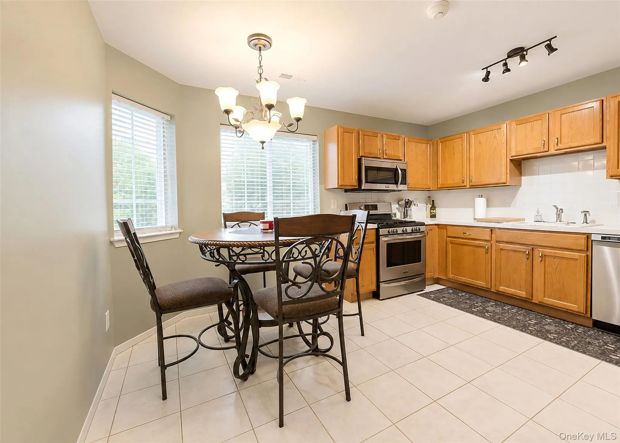 333 Prairie Court, Brookhaven, NY, 3 Bedrooms Bedrooms, 7 Rooms Rooms,2 BathroomsBathrooms,Residential,For Rent,Prairie,0,1034580 333 Prairie Court, Brookhaven, NY, 3 Bedrooms Bedrooms, 7 Rooms Rooms,2 BathroomsBathrooms,Residential,For Rent,Prairie,0,1034580