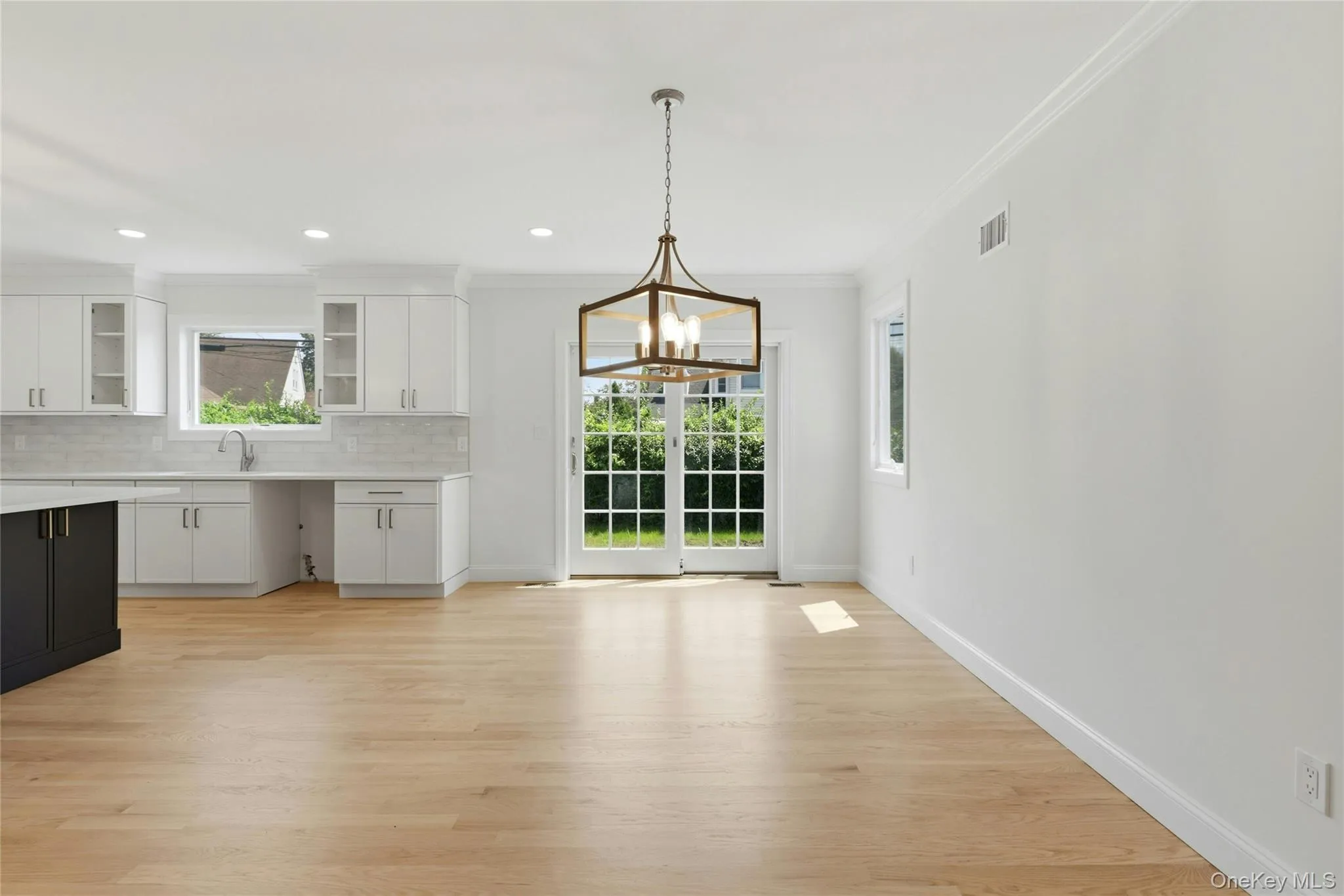 38 Surrey Road, North Hempstead, NY, 5 Bedrooms Bedrooms, 8 Rooms Rooms,3 BathroomsBathrooms,Residential,For Rent,Surrey,0,1034586 38 Surrey Road, North Hempstead, NY, 5 Bedrooms Bedrooms, 8 Rooms Rooms,3 BathroomsBathrooms,Residential,For Rent,Surrey,0,1034586