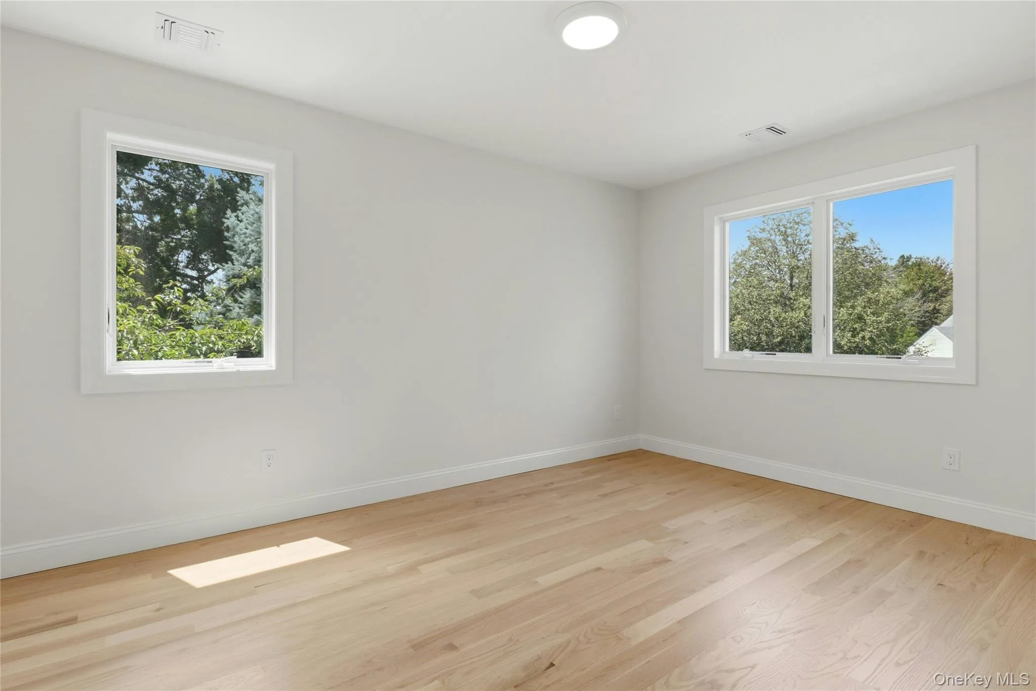 38 Surrey Road, North Hempstead, NY, 5 Bedrooms Bedrooms, 8 Rooms Rooms,3 BathroomsBathrooms,Residential,For Rent,Surrey,0,1034586 38 Surrey Road, North Hempstead, NY, 5 Bedrooms Bedrooms, 8 Rooms Rooms,3 BathroomsBathrooms,Residential,For Rent,Surrey,0,1034586