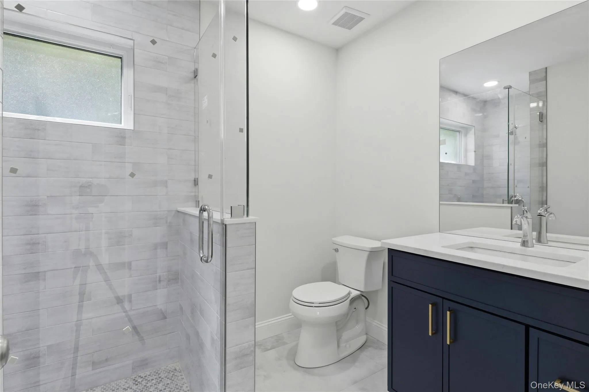 38 Surrey Road, North Hempstead, NY, 5 Bedrooms Bedrooms, 8 Rooms Rooms,3 BathroomsBathrooms,Residential,For Rent,Surrey,0,1034586 38 Surrey Road, North Hempstead, NY, 5 Bedrooms Bedrooms, 8 Rooms Rooms,3 BathroomsBathrooms,Residential,For Rent,Surrey,0,1034586