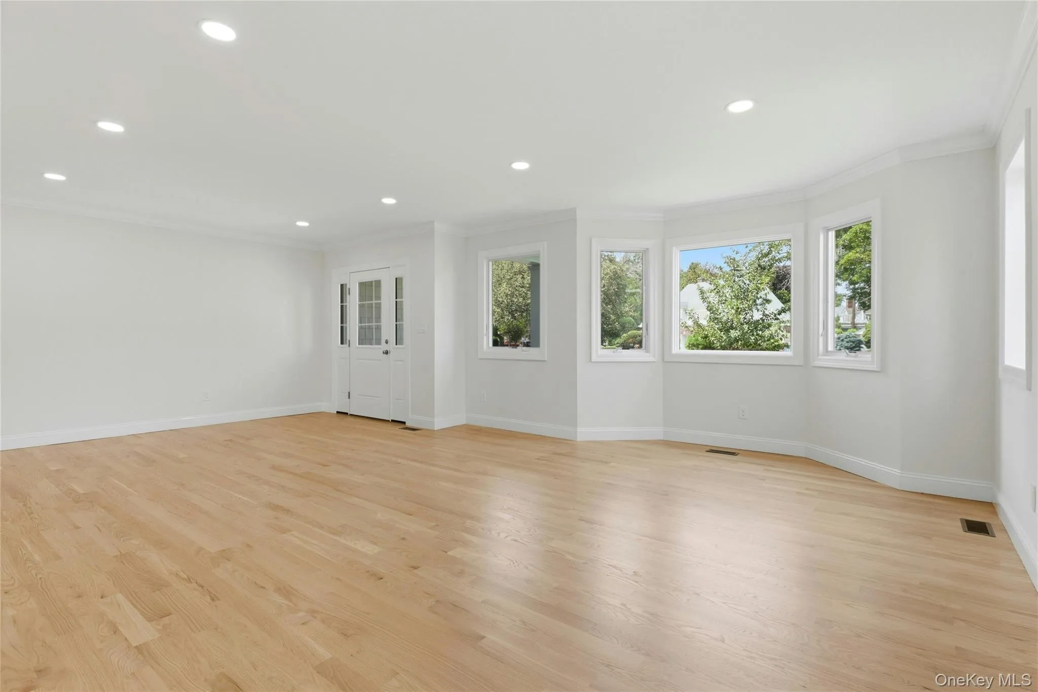 38 Surrey Road, North Hempstead, NY, 5 Bedrooms Bedrooms, 8 Rooms Rooms,3 BathroomsBathrooms,Residential,For Rent,Surrey,0,1034586 38 Surrey Road, North Hempstead, NY, 5 Bedrooms Bedrooms, 8 Rooms Rooms,3 BathroomsBathrooms,Residential,For Rent,Surrey,0,1034586