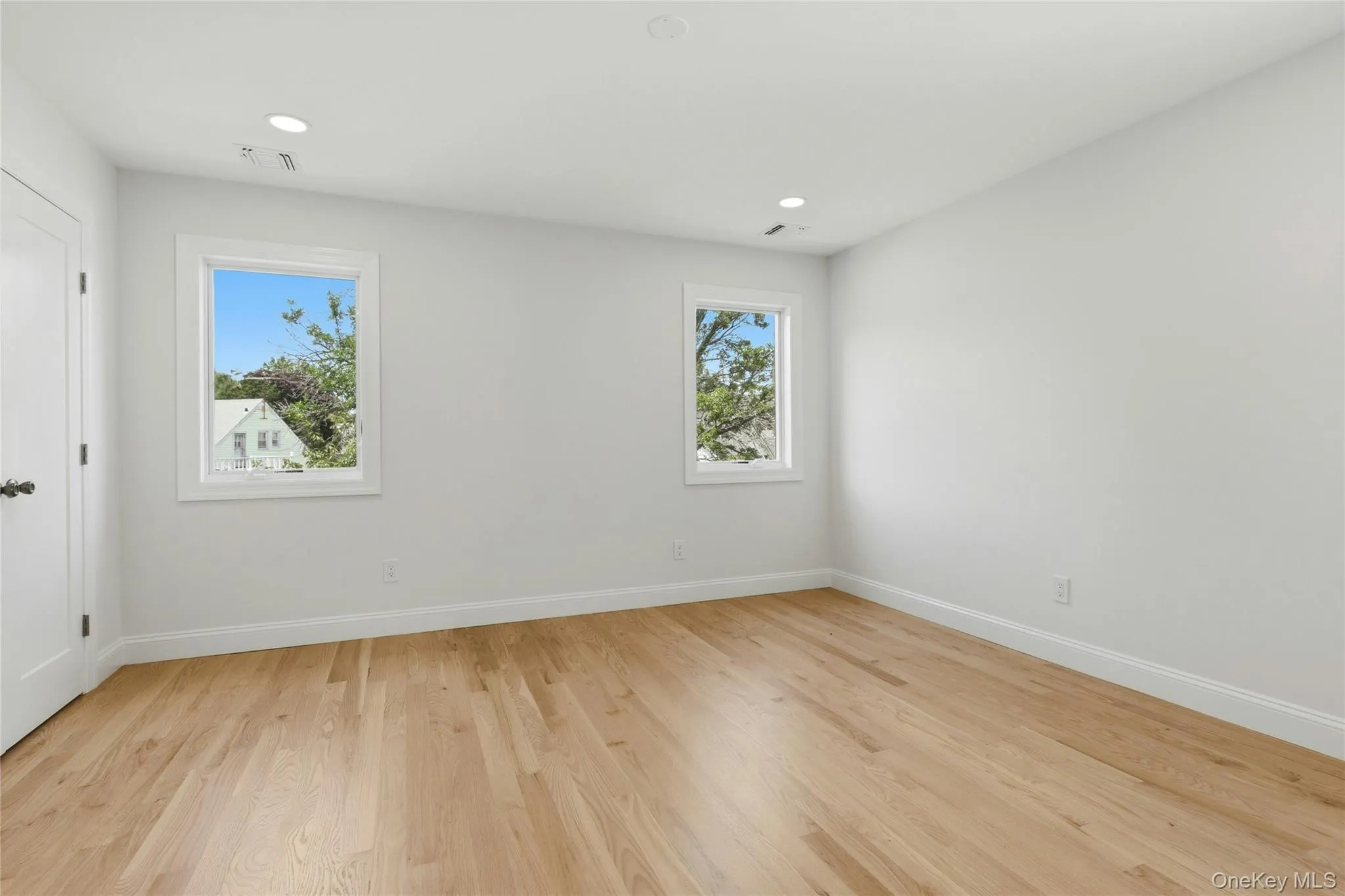 38 Surrey Road, North Hempstead, NY, 5 Bedrooms Bedrooms, 8 Rooms Rooms,3 BathroomsBathrooms,Residential,For Rent,Surrey,0,1034586 38 Surrey Road, North Hempstead, NY, 5 Bedrooms Bedrooms, 8 Rooms Rooms,3 BathroomsBathrooms,Residential,For Rent,Surrey,0,1034586