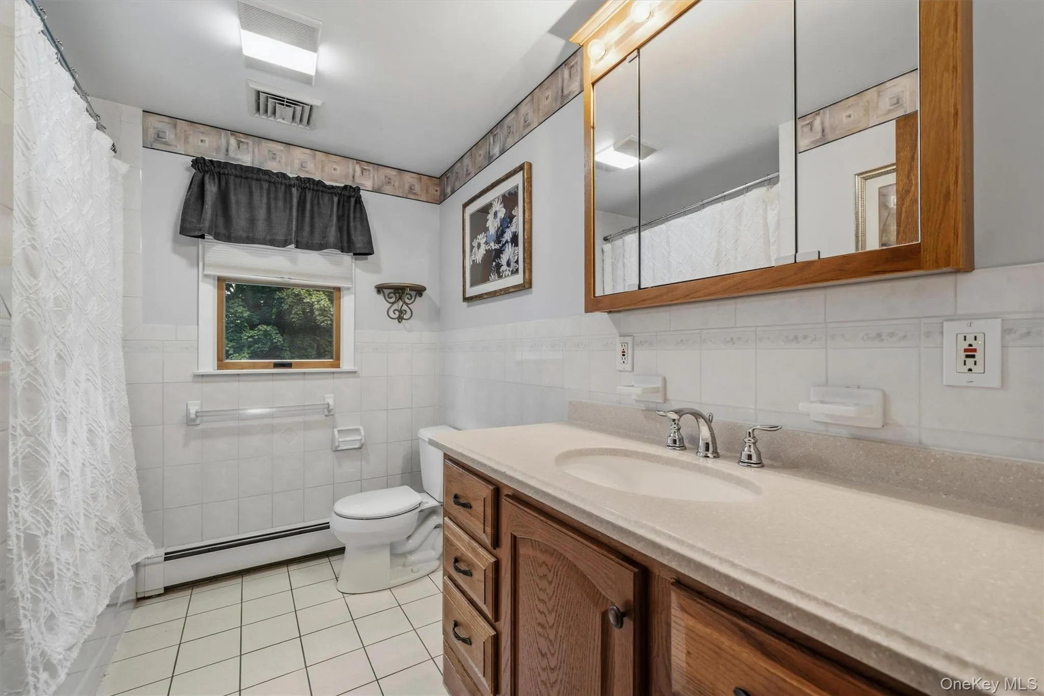 Full Bathroom Full Bathroom