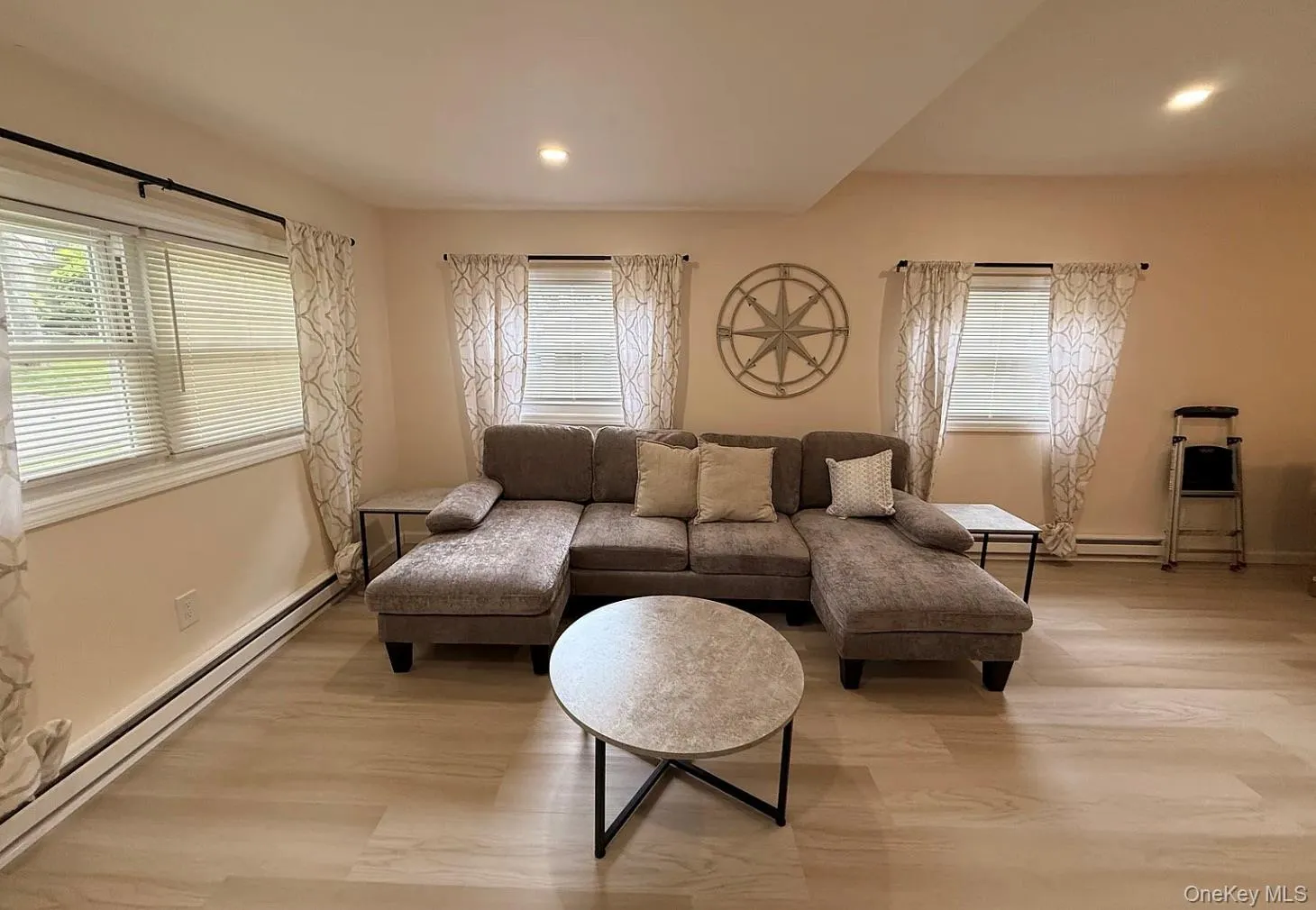 129 Westbury Drive, Brookhaven, NY, 2 Bedrooms Bedrooms, 5 Rooms Rooms,1 BathroomBathrooms,Residential Lease,For Rent,Westbury,0,1034596 129 Westbury Drive, Brookhaven, NY, 2 Bedrooms Bedrooms, 5 Rooms Rooms,1 BathroomBathrooms,Residential Lease,For Rent,Westbury,0,1034596