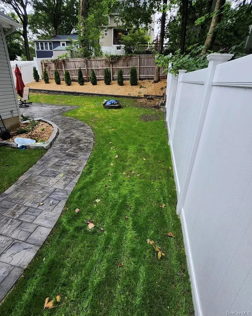 129 Westbury Drive, Brookhaven, NY, 2 Bedrooms Bedrooms, 5 Rooms Rooms,1 BathroomBathrooms,Residential Lease,For Rent,Westbury,0,1034596 129 Westbury Drive, Brookhaven, NY, 2 Bedrooms Bedrooms, 5 Rooms Rooms,1 BathroomBathrooms,Residential Lease,For Rent,Westbury,0,1034596