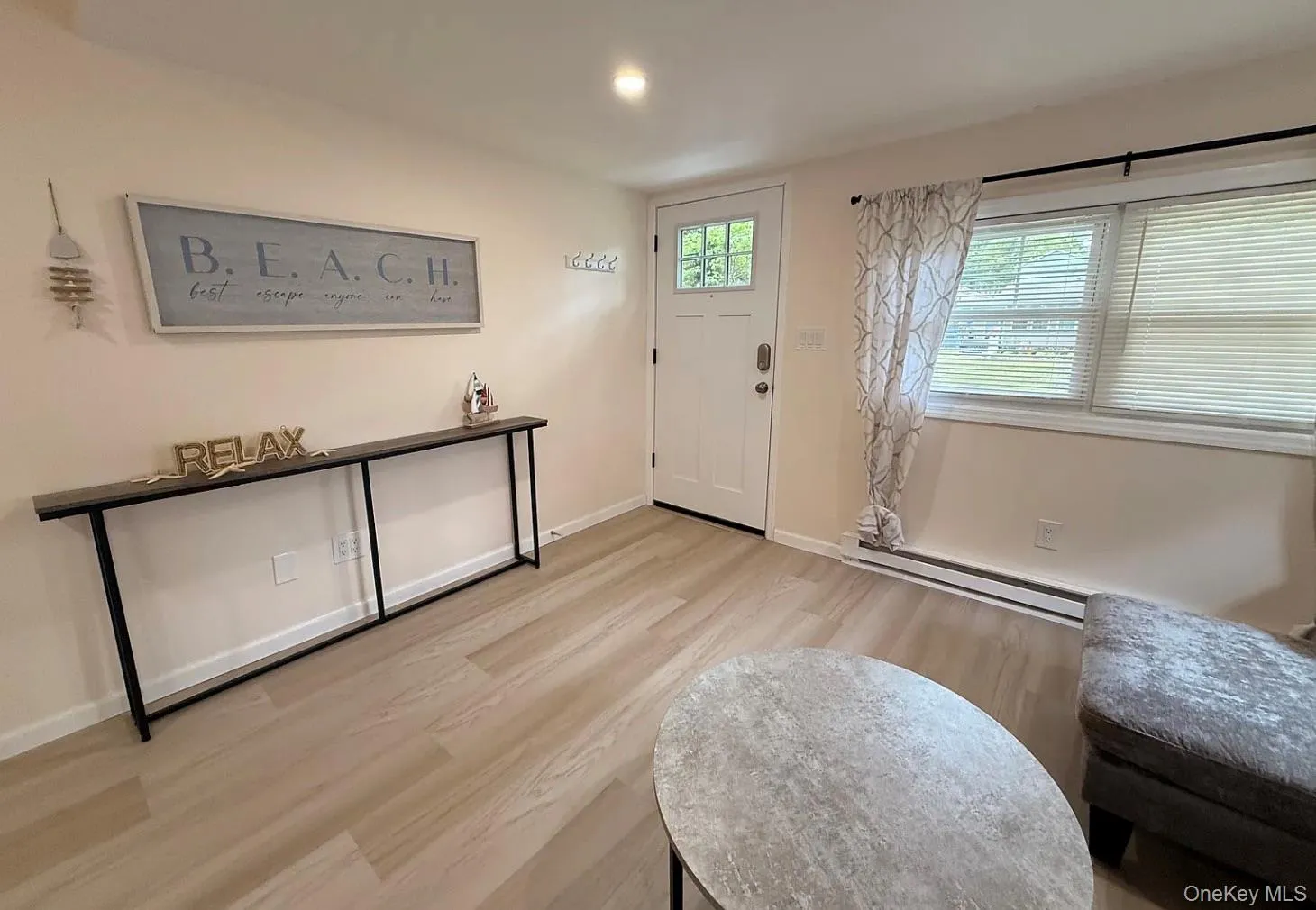 129 Westbury Drive, Brookhaven, NY, 2 Bedrooms Bedrooms, 5 Rooms Rooms,1 BathroomBathrooms,Residential Lease,For Rent,Westbury,0,1034596 129 Westbury Drive, Brookhaven, NY, 2 Bedrooms Bedrooms, 5 Rooms Rooms,1 BathroomBathrooms,Residential Lease,For Rent,Westbury,0,1034596