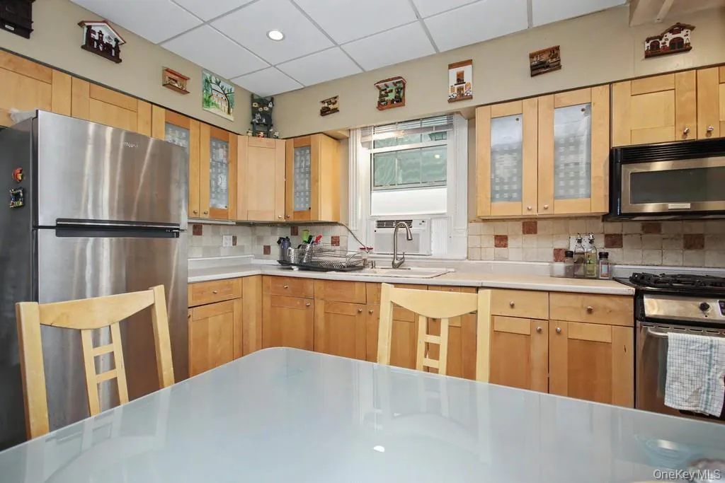 127 Wickes Avenue, Yonkers, NY, 4 Bedrooms Bedrooms, 7 Rooms Rooms,2 BathroomsBathrooms,Residential,For Rent,Wickes,0,1034602 127 Wickes Avenue, Yonkers, NY, 4 Bedrooms Bedrooms, 7 Rooms Rooms,2 BathroomsBathrooms,Residential,For Rent,Wickes,0,1034602