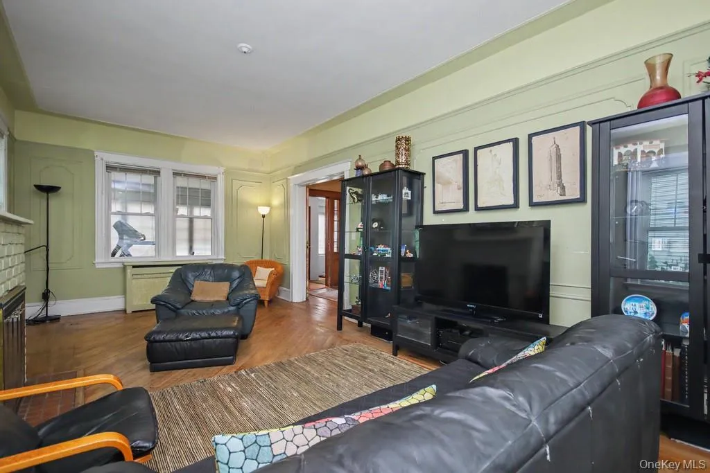 127 Wickes Avenue, Yonkers, NY, 4 Bedrooms Bedrooms, 7 Rooms Rooms,2 BathroomsBathrooms,Residential,For Rent,Wickes,0,1034602 127 Wickes Avenue, Yonkers, NY, 4 Bedrooms Bedrooms, 7 Rooms Rooms,2 BathroomsBathrooms,Residential,For Rent,Wickes,0,1034602