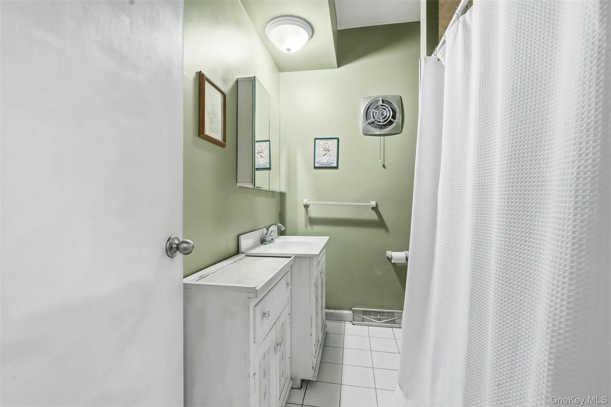 215 Demorest Avenue, New York, NY, 4 Bedrooms Bedrooms, 9 Rooms Rooms,2 BathroomsBathrooms,Residential,For Rent,Demorest,0,1034610 215 Demorest Avenue, New York, NY, 4 Bedrooms Bedrooms, 9 Rooms Rooms,2 BathroomsBathrooms,Residential,For Rent,Demorest,0,1034610
