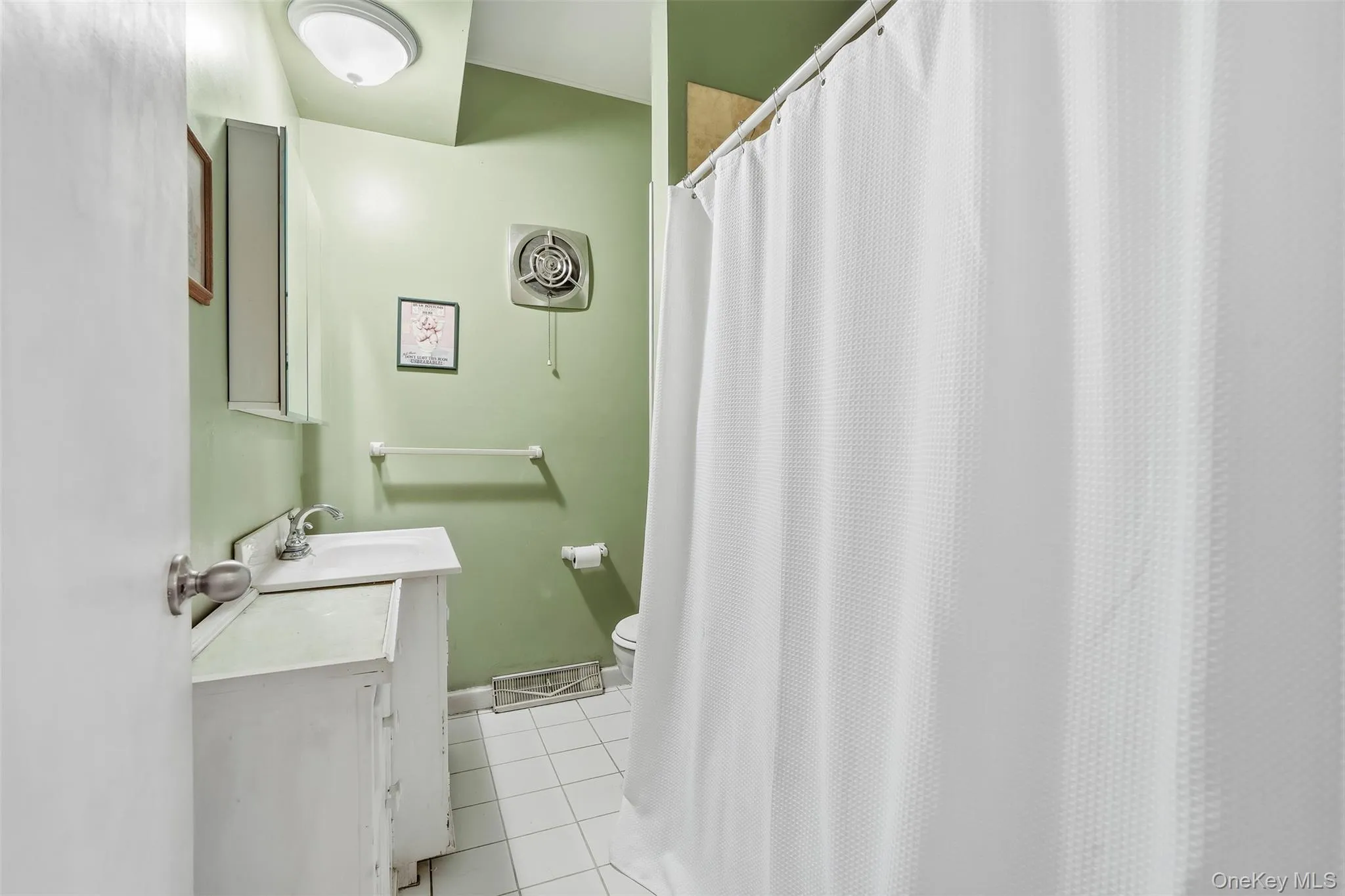 215 Demorest Avenue, New York, NY, 4 Bedrooms Bedrooms, 9 Rooms Rooms,2 BathroomsBathrooms,Residential,For Rent,Demorest,0,1034610 215 Demorest Avenue, New York, NY, 4 Bedrooms Bedrooms, 9 Rooms Rooms,2 BathroomsBathrooms,Residential,For Rent,Demorest,0,1034610