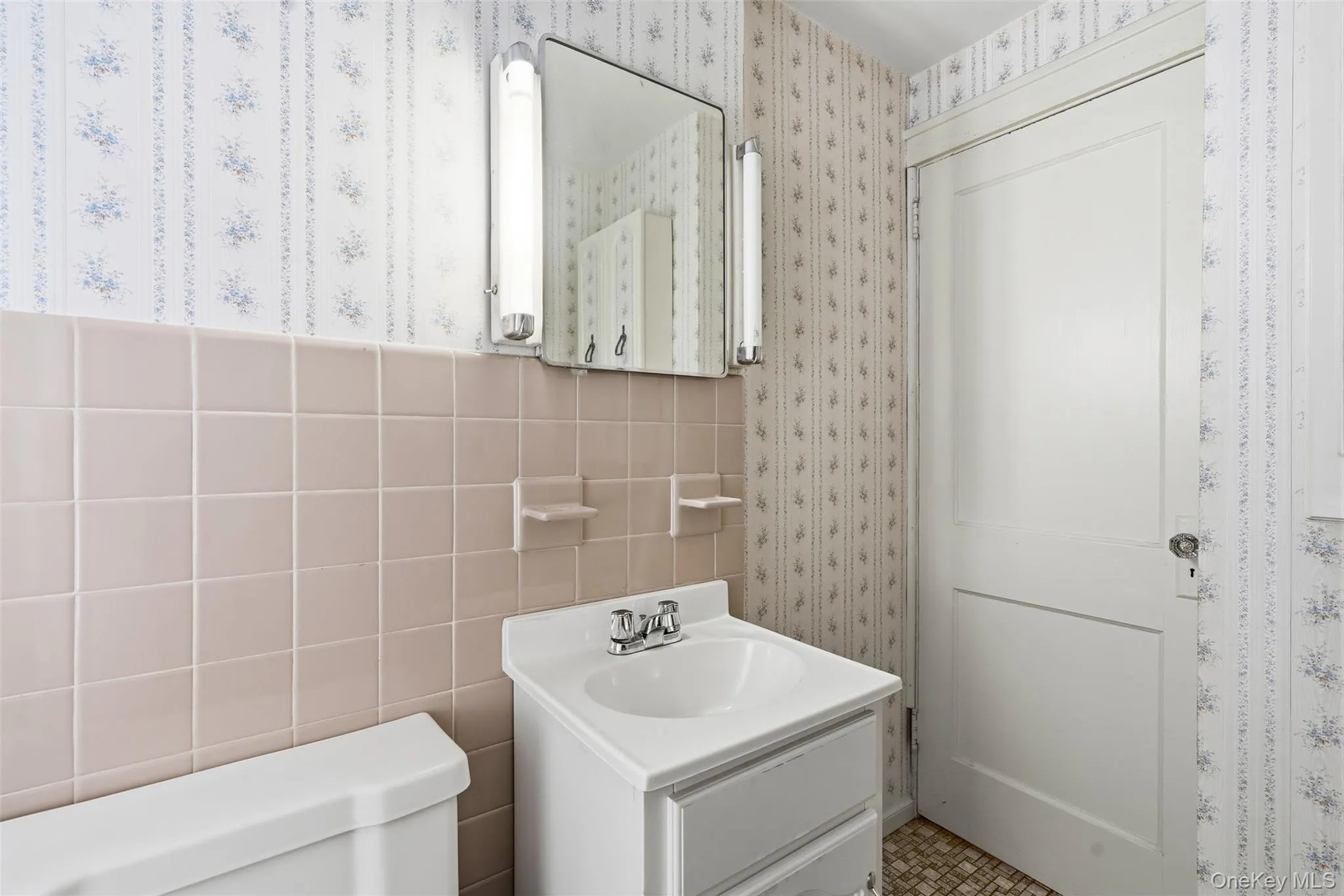 215 Demorest Avenue, New York, NY, 4 Bedrooms Bedrooms, 9 Rooms Rooms,2 BathroomsBathrooms,Residential,For Rent,Demorest,0,1034610 215 Demorest Avenue, New York, NY, 4 Bedrooms Bedrooms, 9 Rooms Rooms,2 BathroomsBathrooms,Residential,For Rent,Demorest,0,1034610