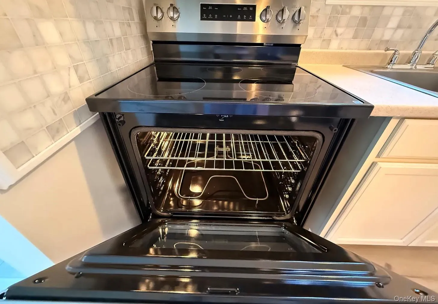 22 William Penn Drive, Brookhaven, NY, 1 Bedroom Bedrooms, 3 Rooms Rooms,1 BathroomBathrooms,Residential Lease,For Rent,William Penn,0,1034611 22 William Penn Drive, Brookhaven, NY, 1 Bedroom Bedrooms, 3 Rooms Rooms,1 BathroomBathrooms,Residential Lease,For Rent,William Penn,0,1034611