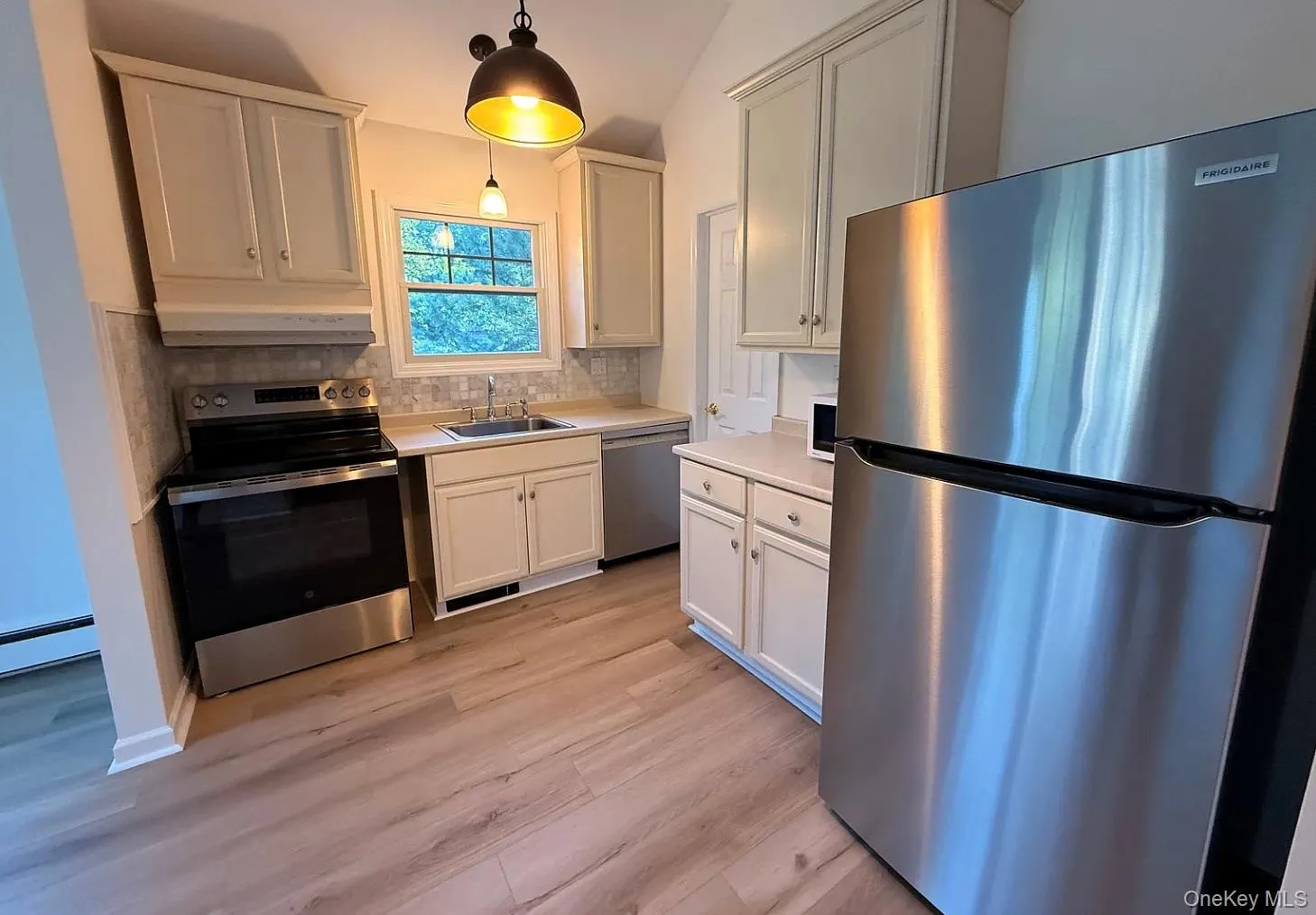 22 William Penn Drive, Brookhaven, NY, 1 Bedroom Bedrooms, 3 Rooms Rooms,1 BathroomBathrooms,Residential Lease,For Rent,William Penn,0,1034611 22 William Penn Drive, Brookhaven, NY, 1 Bedroom Bedrooms, 3 Rooms Rooms,1 BathroomBathrooms,Residential Lease,For Rent,William Penn,0,1034611