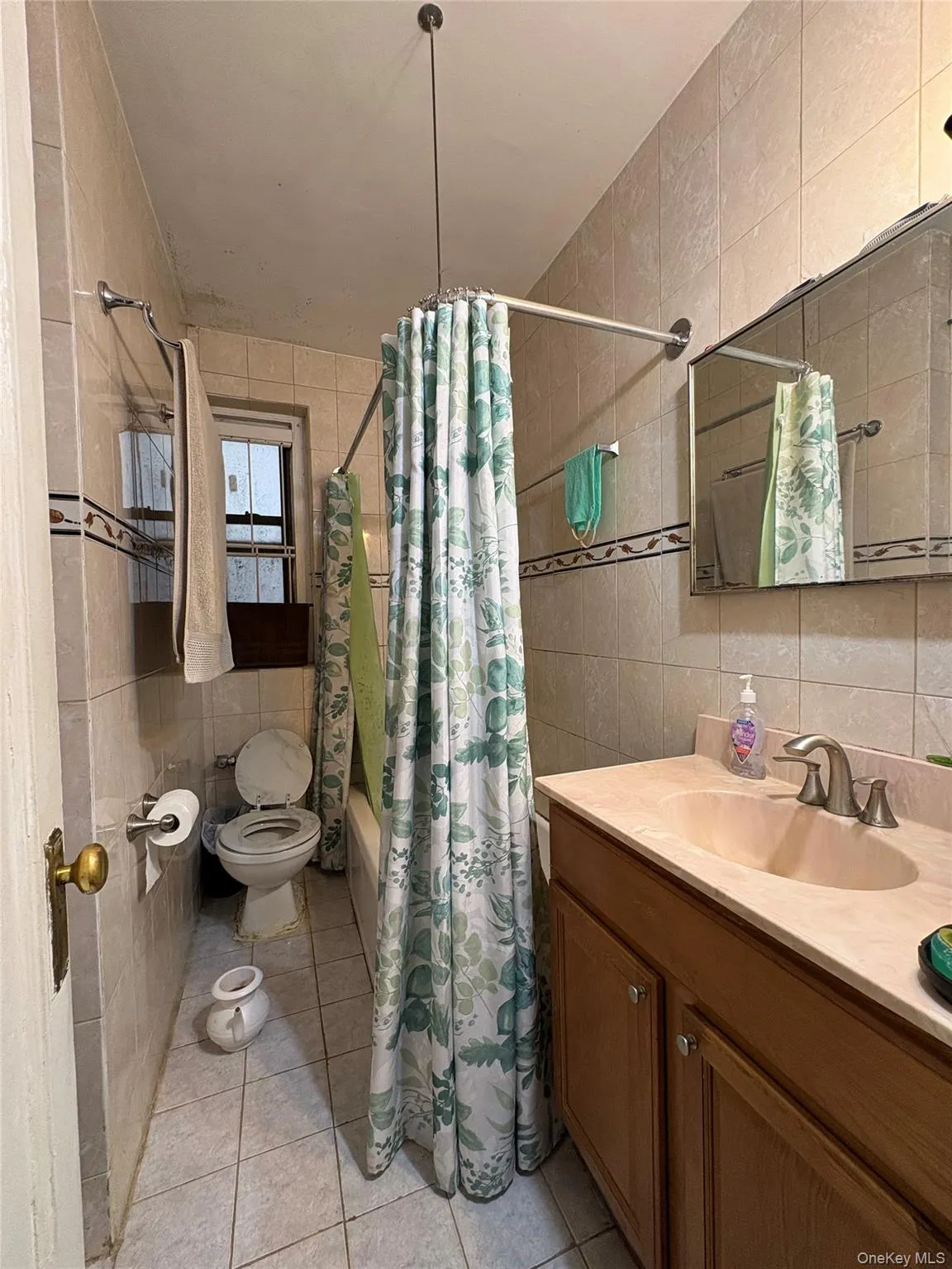 35-35 75th Street, New York, NY, 1 Bedroom Bedrooms, 4 Rooms Rooms,1 BathroomBathrooms,Residential,For Rent,75th,0,1034624 35-35 75th Street, New York, NY, 1 Bedroom Bedrooms, 4 Rooms Rooms,1 BathroomBathrooms,Residential,For Rent,75th,0,1034624