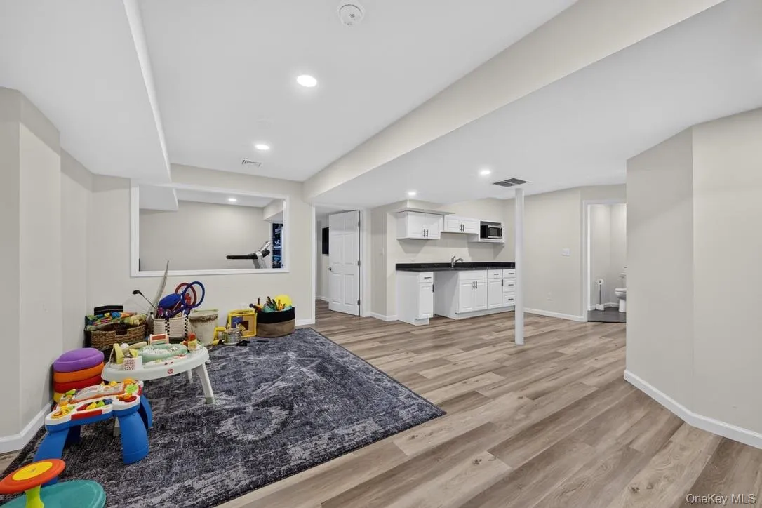 2 Archer Avenue, Beacon, NY, 5 Bedrooms Bedrooms, 13 Rooms Rooms,4 BathroomsBathrooms,Residential,For Rent,Archer,0,1034625 2 Archer Avenue, Beacon, NY, 5 Bedrooms Bedrooms, 13 Rooms Rooms,4 BathroomsBathrooms,Residential,For Rent,Archer,0,1034625