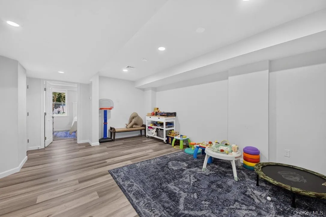 2 Archer Avenue, Beacon, NY, 5 Bedrooms Bedrooms, 13 Rooms Rooms,4 BathroomsBathrooms,Residential,For Rent,Archer,0,1034625 2 Archer Avenue, Beacon, NY, 5 Bedrooms Bedrooms, 13 Rooms Rooms,4 BathroomsBathrooms,Residential,For Rent,Archer,0,1034625