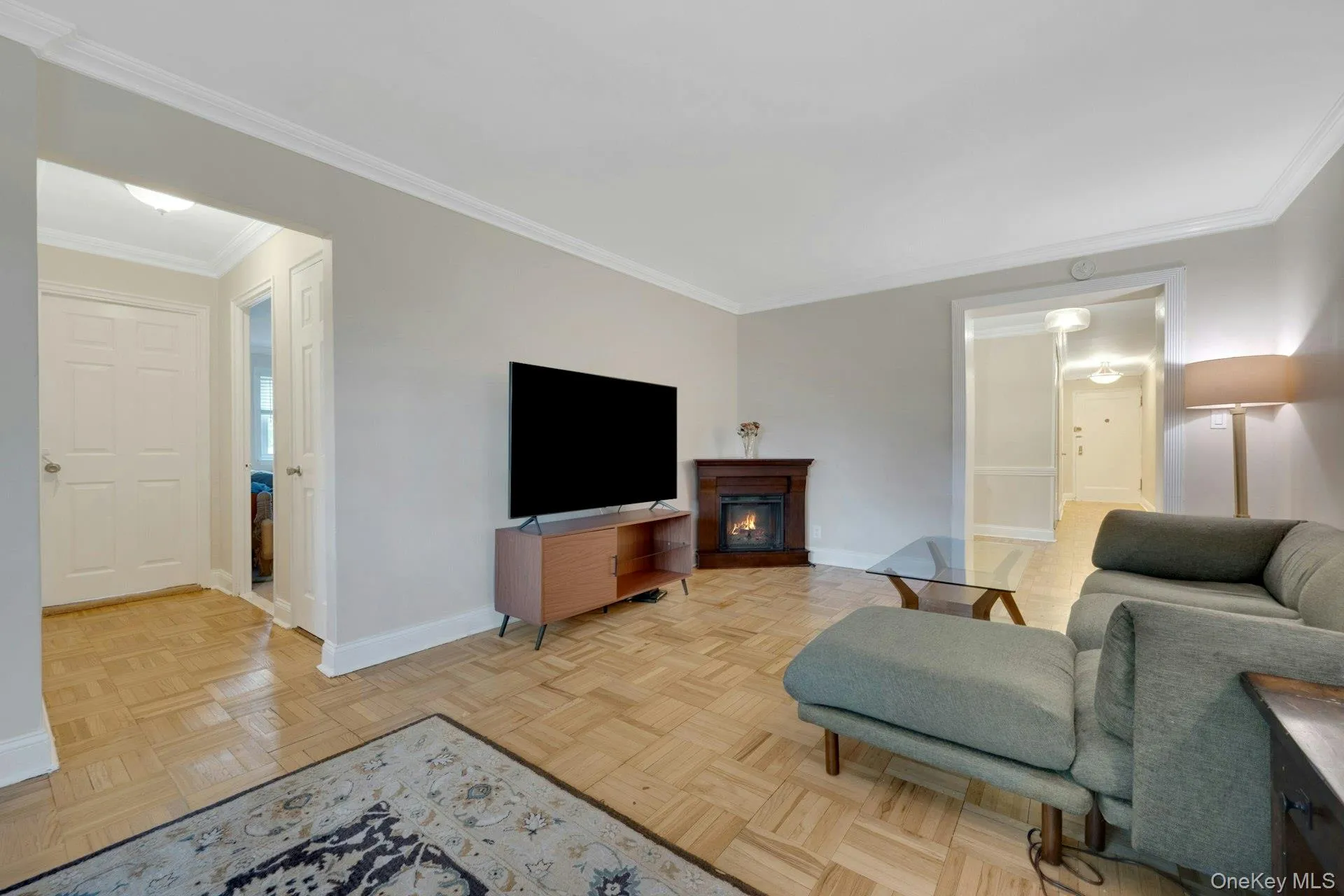 Large living room/dining room combo Large living room/dining room combo