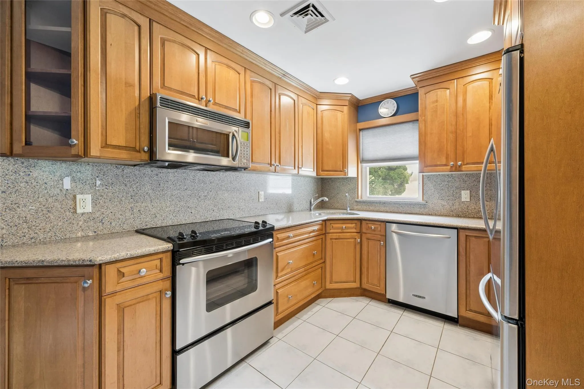 279 Shore Drive, Oyster Bay, NY, 4 Bedrooms Bedrooms, 9 Rooms Rooms,3 BathroomsBathrooms,Residential,For Rent,Shore,0,1034630 279 Shore Drive, Oyster Bay, NY, 4 Bedrooms Bedrooms, 9 Rooms Rooms,3 BathroomsBathrooms,Residential,For Rent,Shore,0,1034630