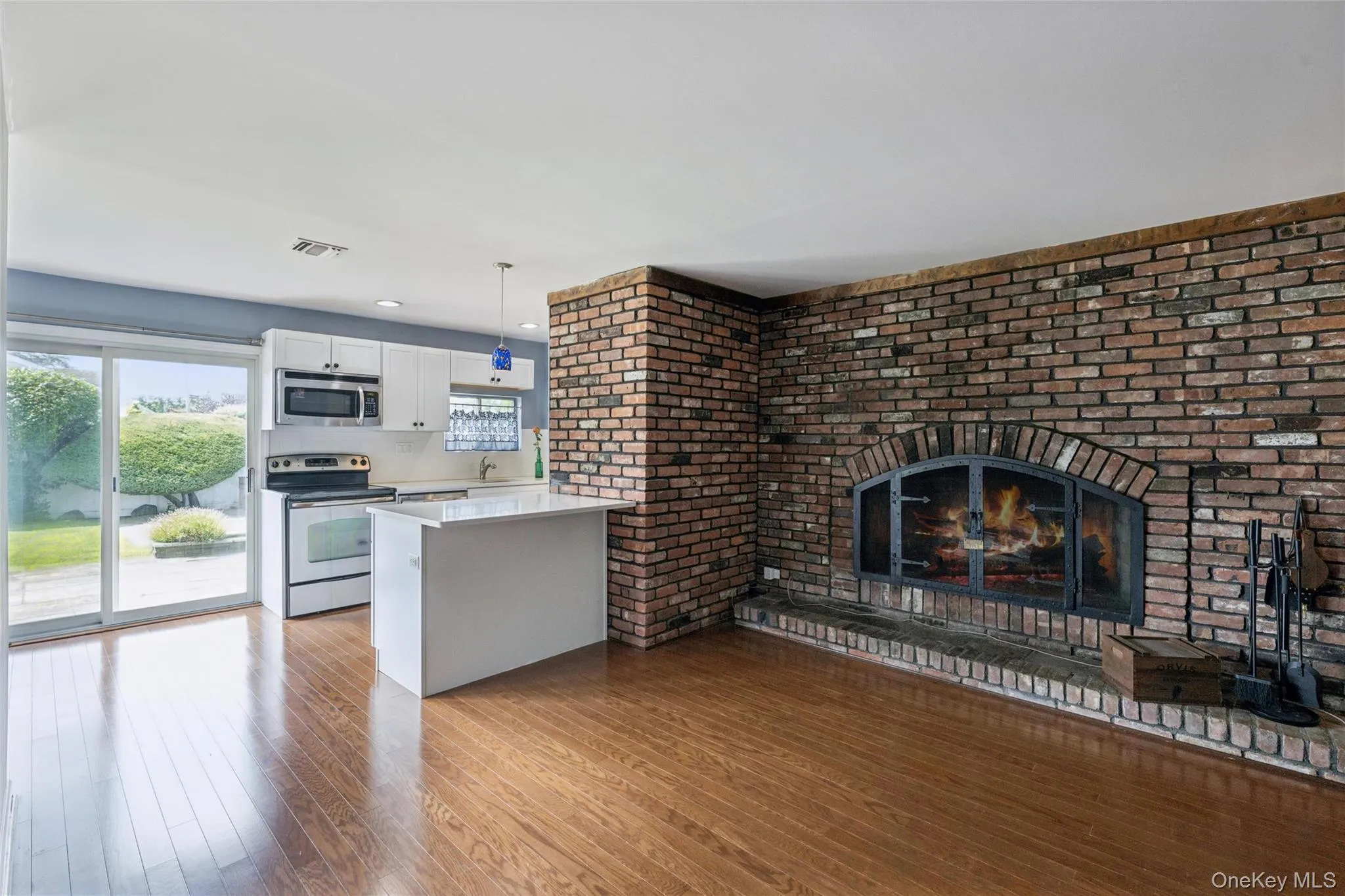 279 Shore Drive, Oyster Bay, NY, 4 Bedrooms Bedrooms, 9 Rooms Rooms,3 BathroomsBathrooms,Residential,For Rent,Shore,0,1034630 279 Shore Drive, Oyster Bay, NY, 4 Bedrooms Bedrooms, 9 Rooms Rooms,3 BathroomsBathrooms,Residential,For Rent,Shore,0,1034630
