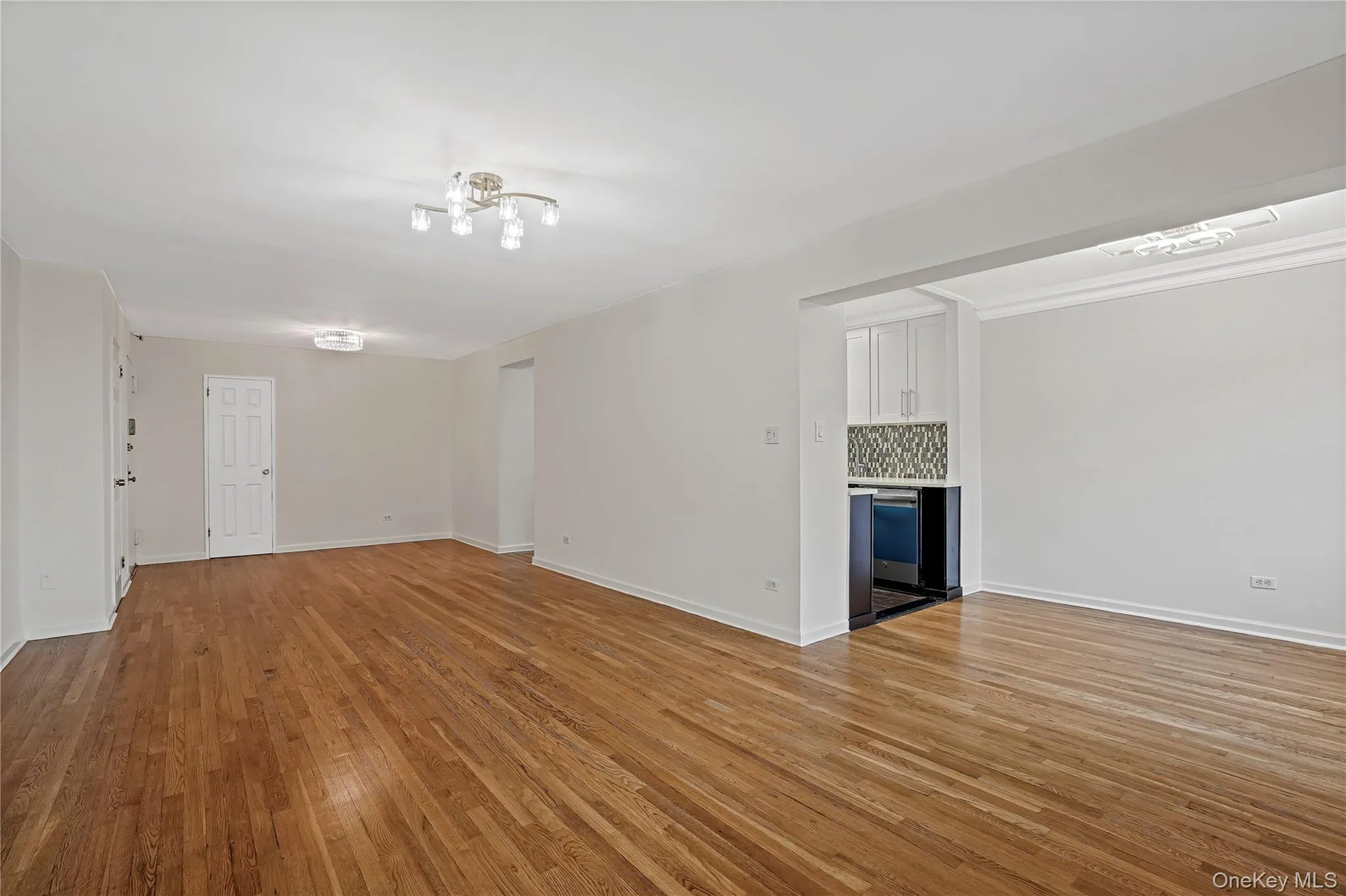 84-10 153rd Avenue, New York, NY, 2 Bedrooms Bedrooms, 5 Rooms Rooms,2 BathroomsBathrooms,Residential,For Rent,153rd,0,1034638 84-10 153rd Avenue, New York, NY, 2 Bedrooms Bedrooms, 5 Rooms Rooms,2 BathroomsBathrooms,Residential,For Rent,153rd,0,1034638