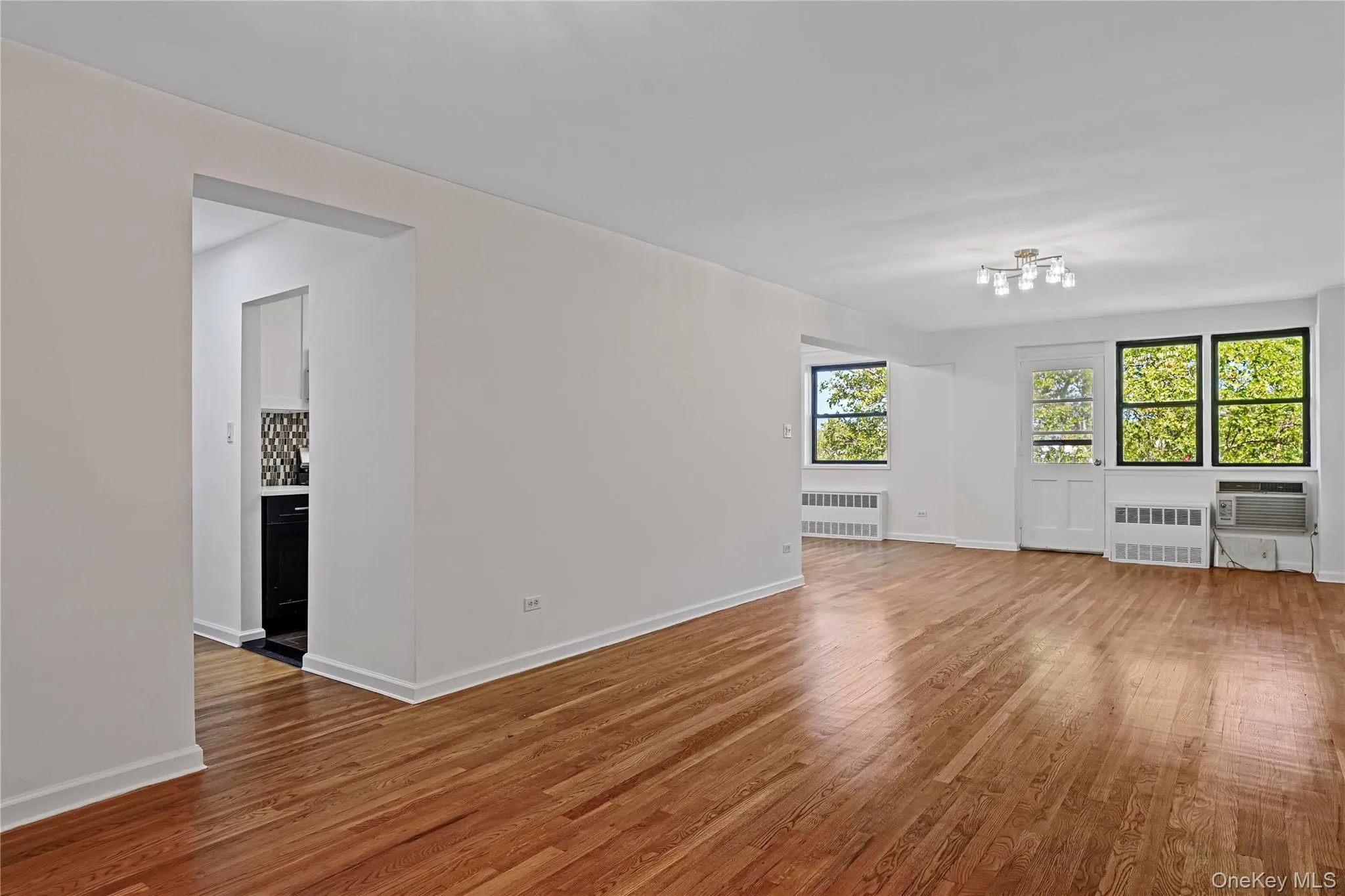 84-10 153rd Avenue, New York, NY, 2 Bedrooms Bedrooms, 5 Rooms Rooms,2 BathroomsBathrooms,Residential,For Rent,153rd,0,1034638 84-10 153rd Avenue, New York, NY, 2 Bedrooms Bedrooms, 5 Rooms Rooms,2 BathroomsBathrooms,Residential,For Rent,153rd,0,1034638